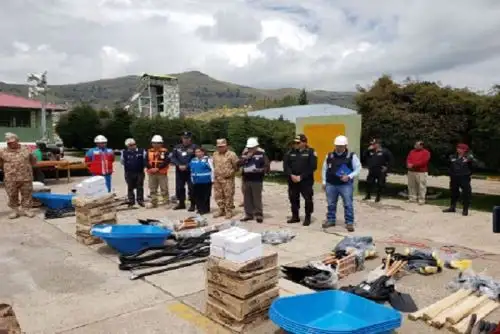 La Cuarta Brigada de Montaña del Ejército, Marina de Guerra, Policía Nacional y 20ª Comandancia Departamental de Bomberos son instituciones de primera respuesta ante desastres.