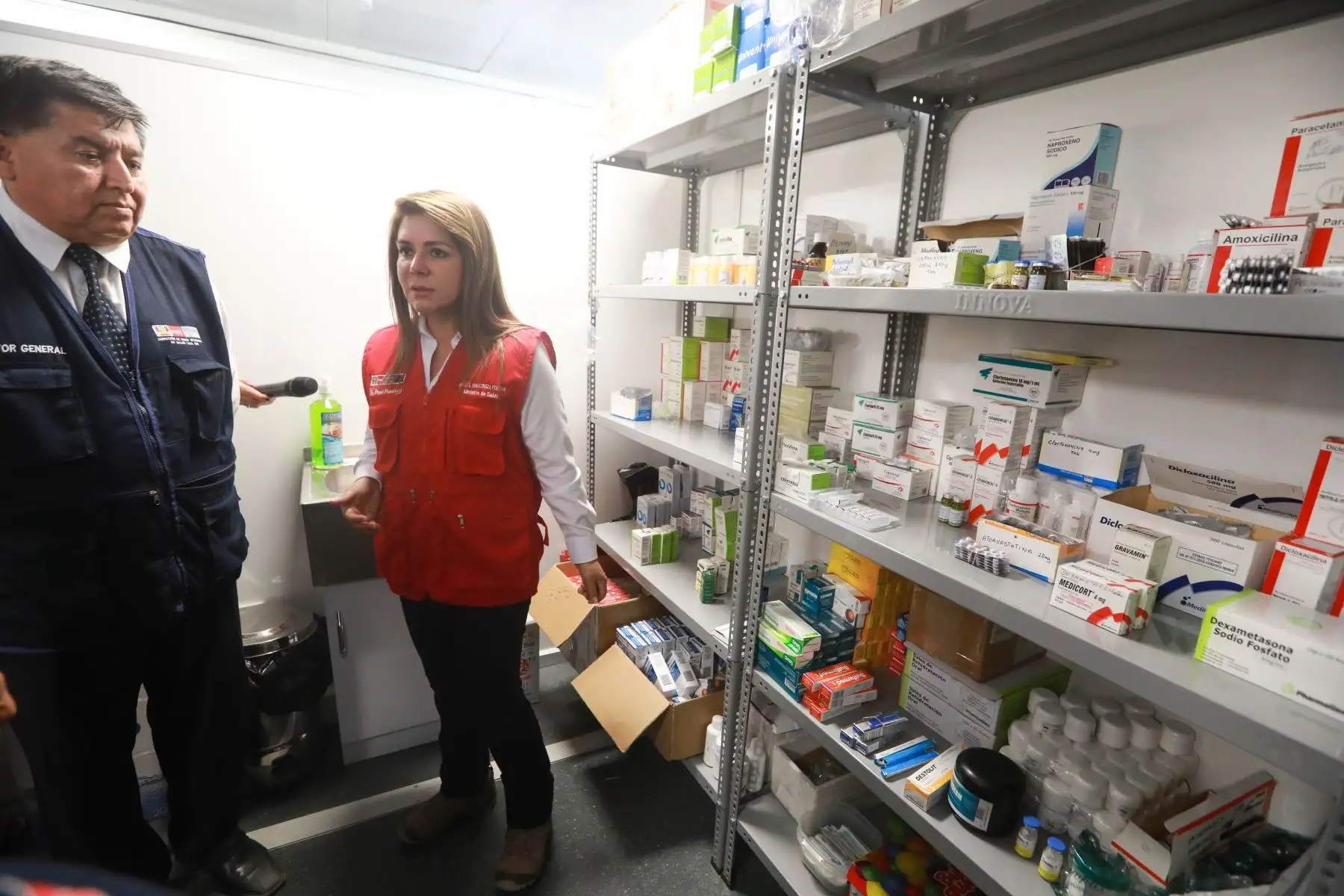 Ministra de Salud, María Elizabeth Hinostroza recorre zona de emergencia en Villa el Salvador para garantizar la atención a las familias afectadas.
Foto: ANDINA/Difusión