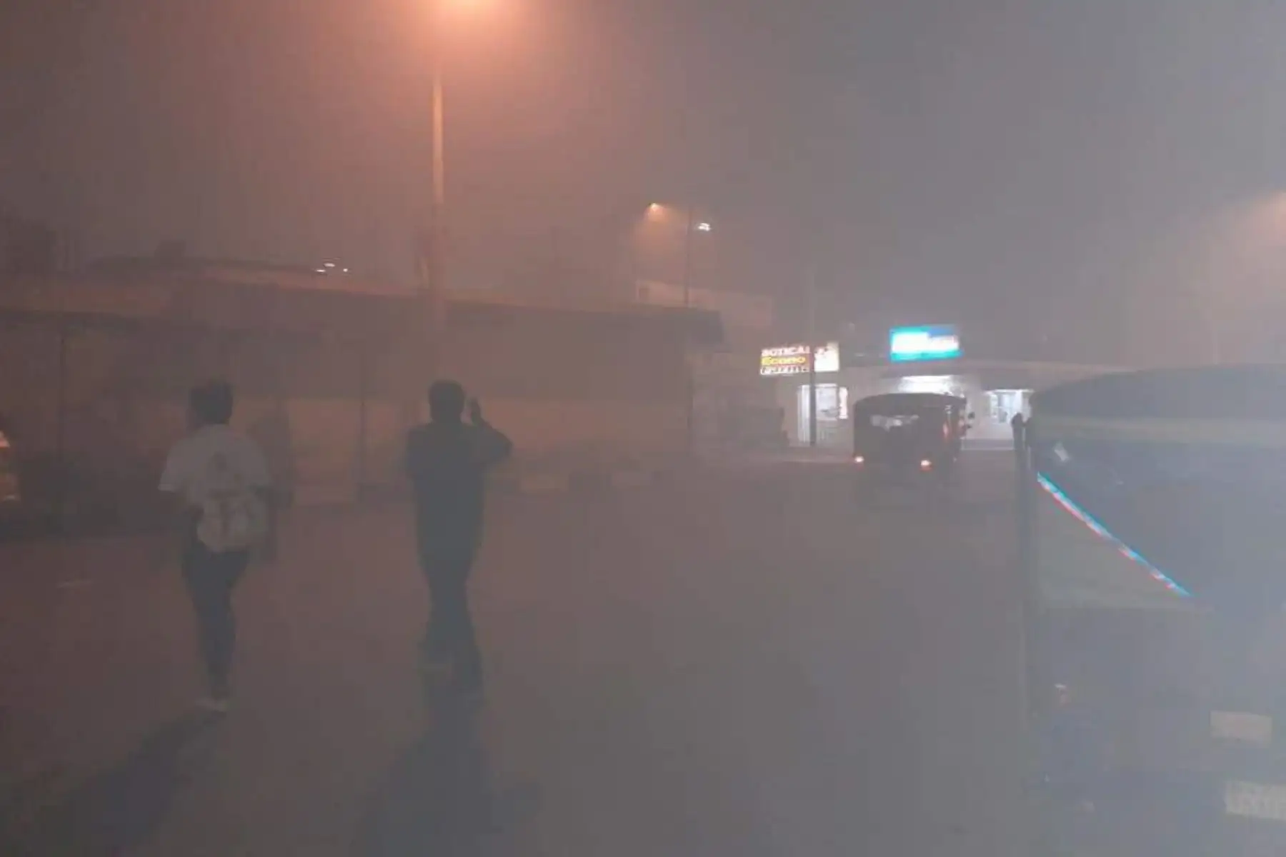 Población de Nepeña, distrito ubicado en la provincia ancashina del Santa, resultó afectada por humareda generada por incendio forestal.