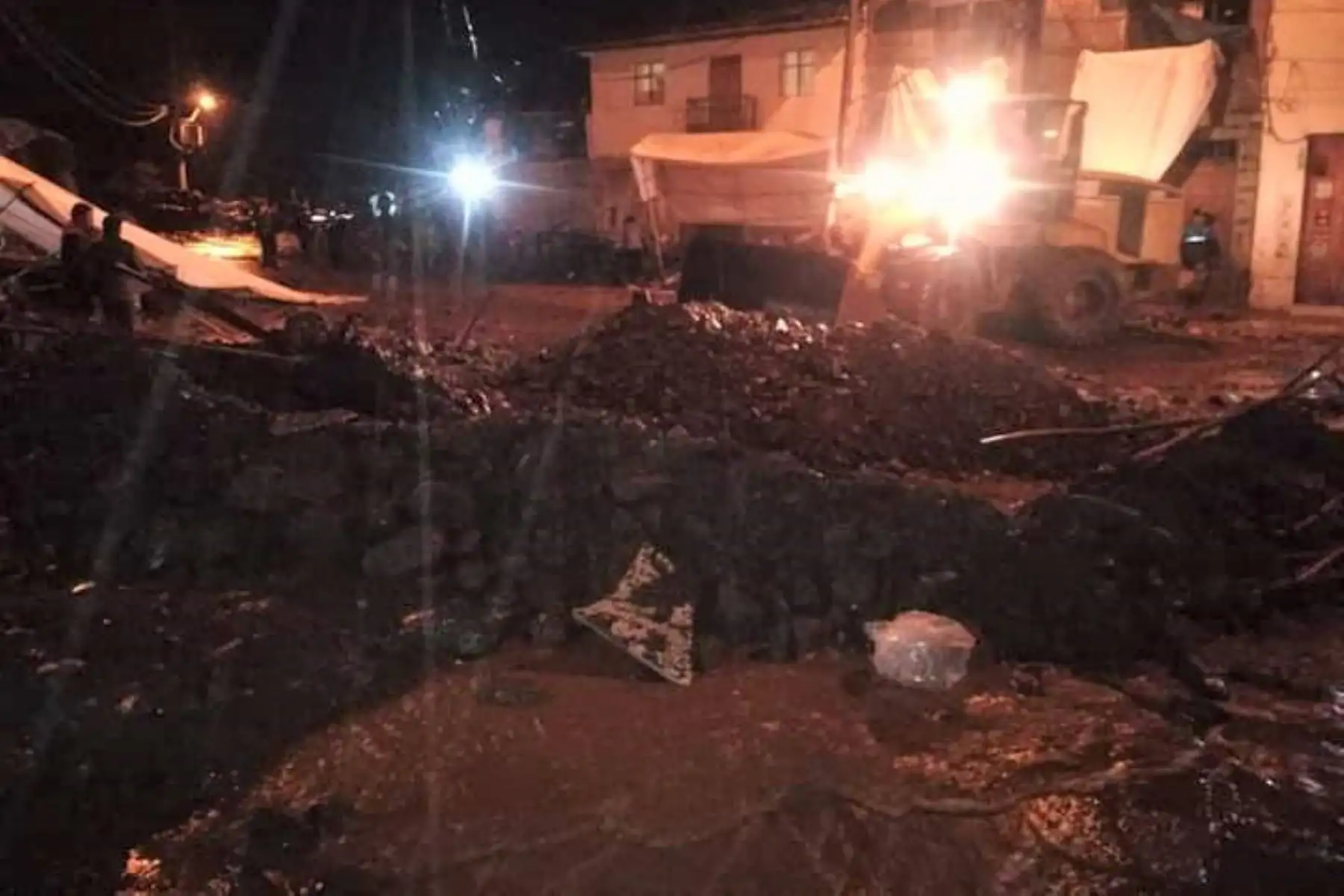 Emergencia en Pisac, en Cusco, por el desborde de río que ha inundado decenas de viviendas de la ciudad. ANDINA/Difusión