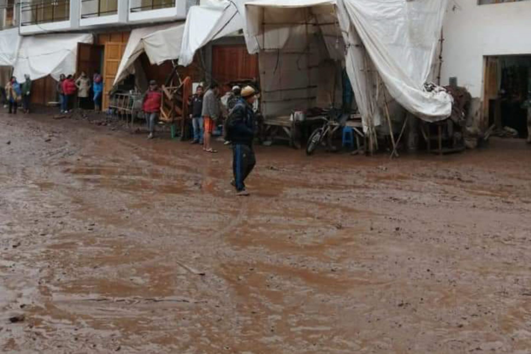 Emergencia en Pisac, en Cusco, por el desborde de río que ha inundado decenas de viviendas de la ciudad. ANDINA/Difusión