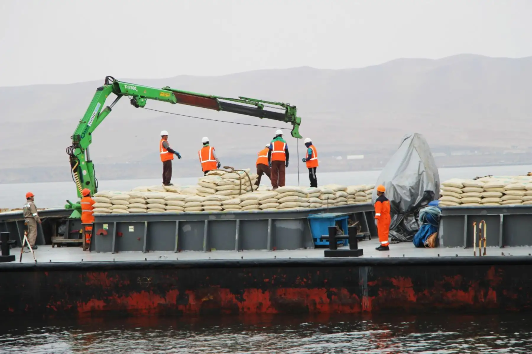 Ministerio de Agricultura se prepara para temporada de extracción de guano de las islas.