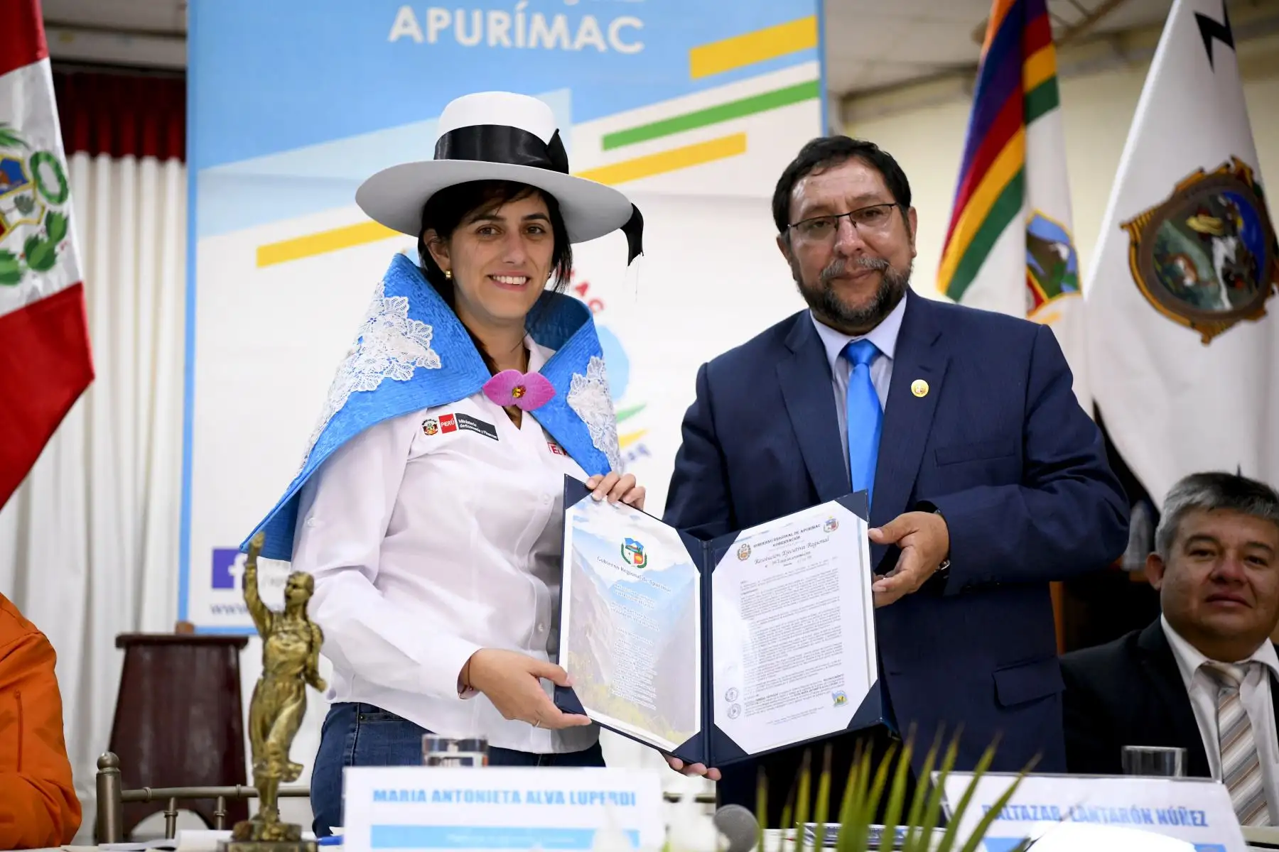 Ministra de Economía y Finanzas, María Antonieta Alva visita la región Apurímac para reunirse con autoridades regionales y municipales para identificar las trabas y dificultades que presentan sus equipos técnicos en la ejecución de inversiones.
Foto:Difusión MEF