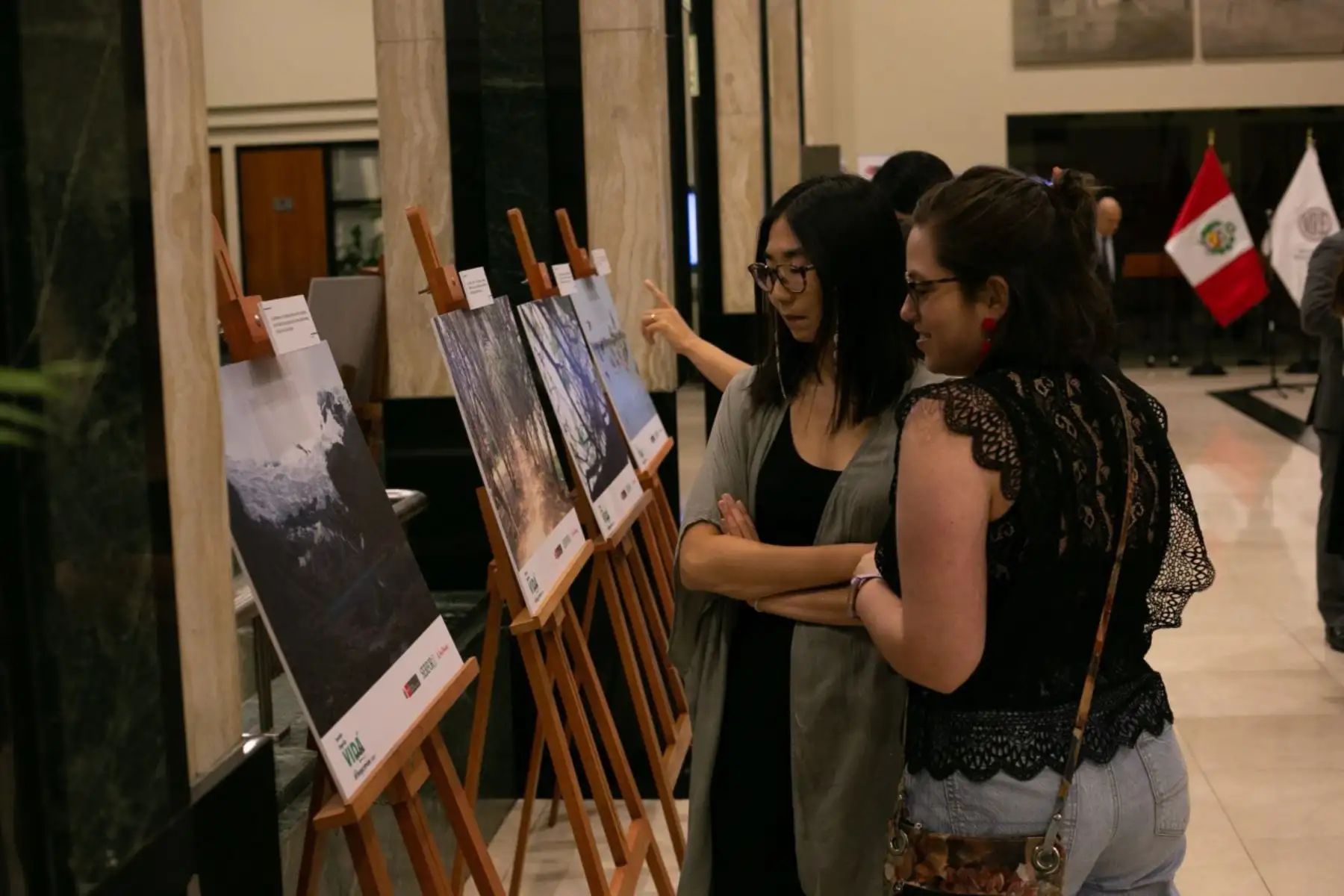 El Servicio Nacional Forestal y de Fauna Silvestre (Serfor), entidad adscrita al Ministerio de Agricultura y Riego, presenta la exposición fotográfica “Vida y belleza del bosque peruano”, en la sede del Ministerio de Relaciones Exteriores.ANDINA/Difusión