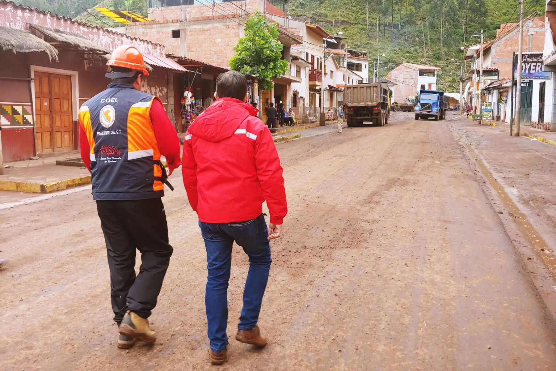 Viceministro de Turismo ( Mincetur ), Guillermo Cortes, llego a Pisac y  visitó la zona afectada  ocasionados por el desborde del río Kitamayo, en la provincia cusqueña de Calca, en Cusco.
Foto: Difusión MINCETUR