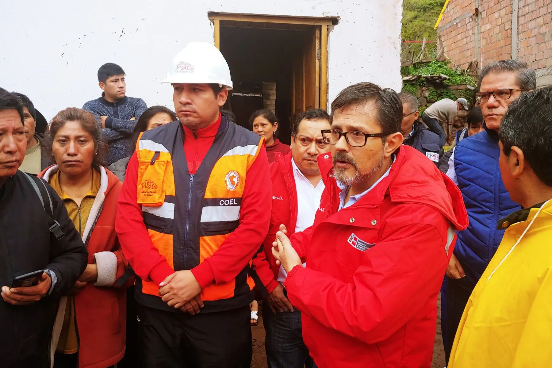 Viceministro de Turismo ( Mincetur ), Guillermo Cortes, llego a Pisac y  visitó la zona afectada  ocasionados por el desborde del río Kitamayo, en la provincia cusqueña de Calca, en Cusco.
Foto: Difusión MINCETUR
