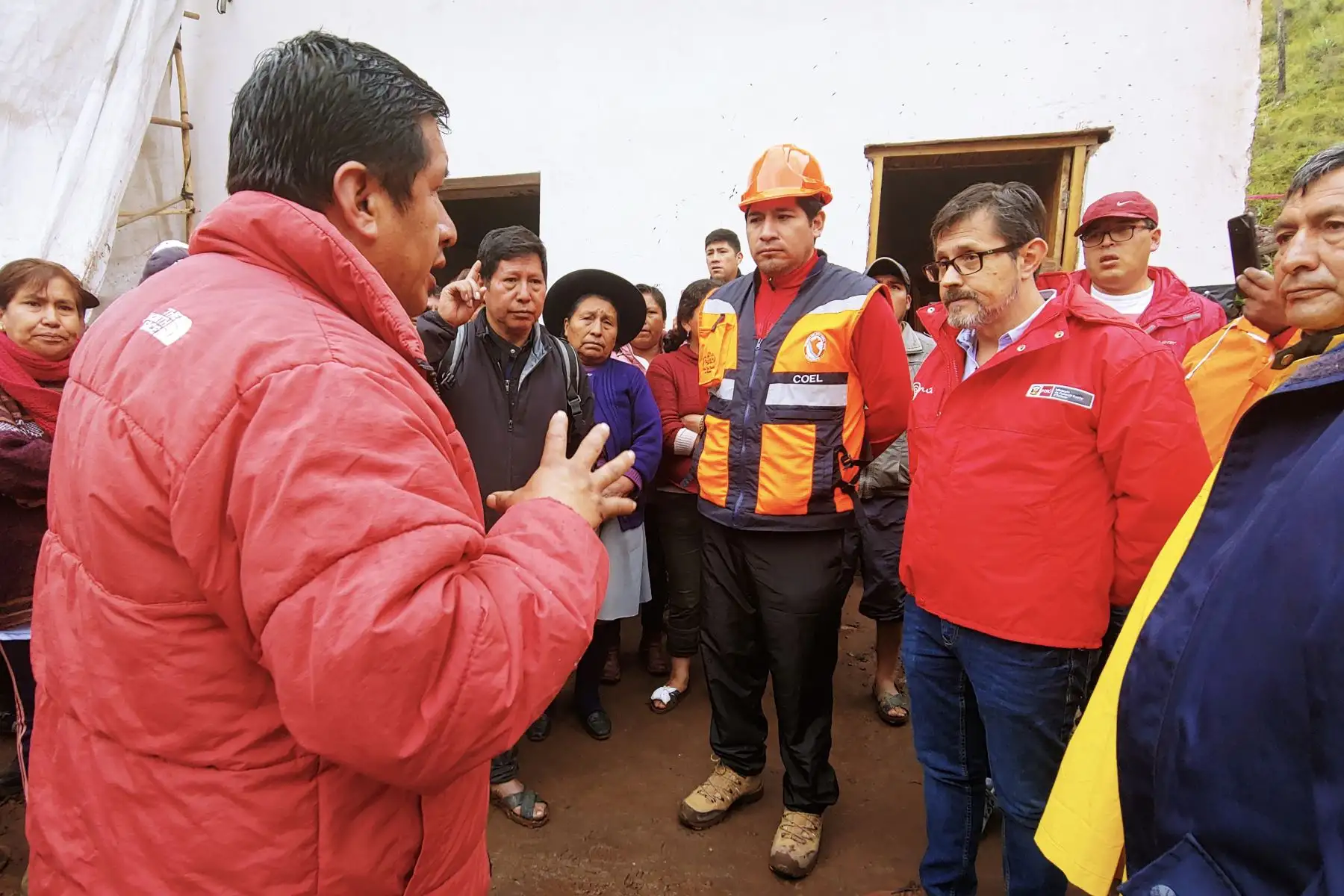 Viceministro de Turismo ( Mincetur ), Guillermo Cortes, llego a Pisac y  visitó la zona afectada  ocasionados por el desborde del río Kitamayo, en la provincia cusqueña de Calca, en Cusco.
Foto: Difusión MINCETUR