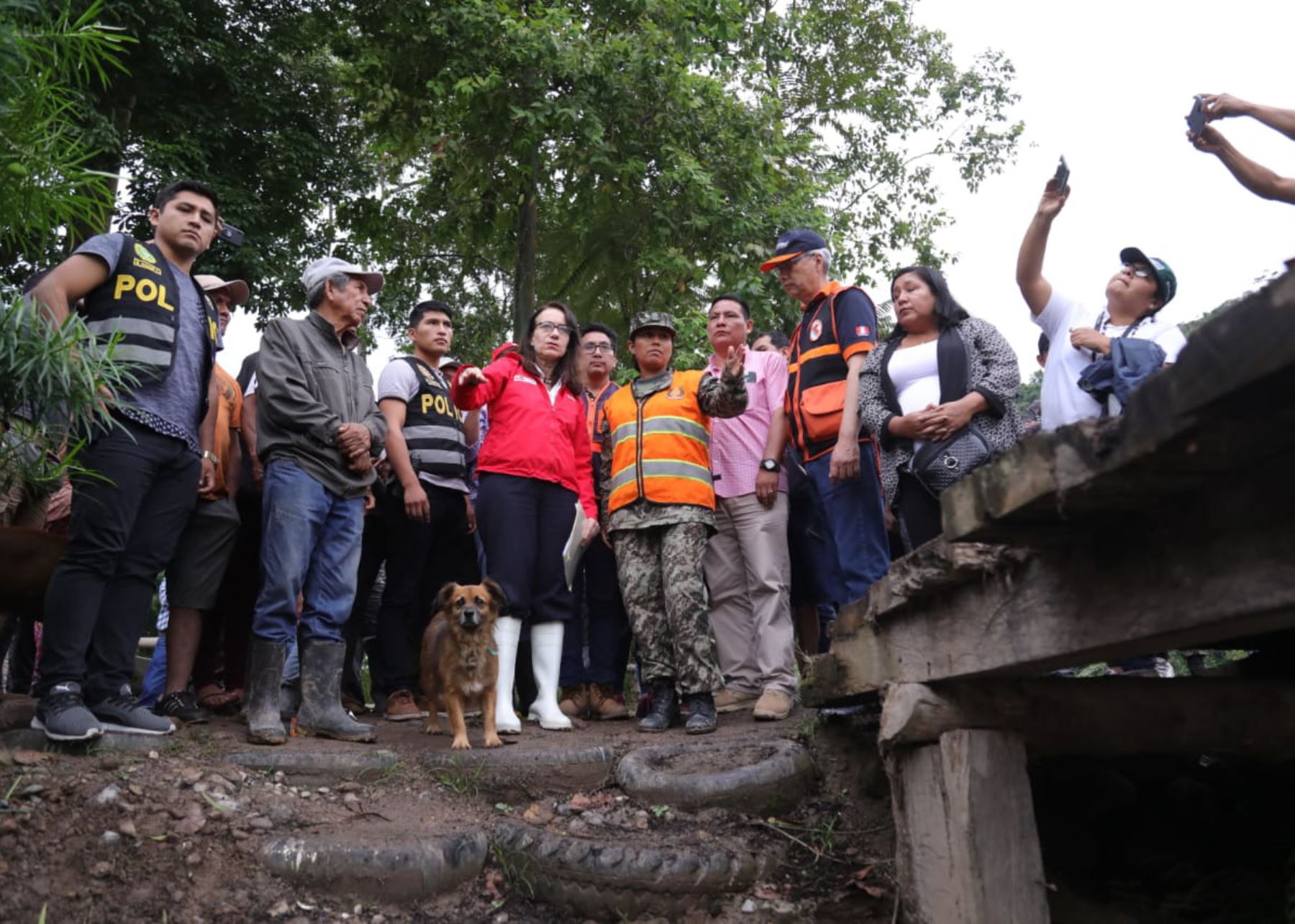 Ministra de Justicia, Ana Teresa Revilla, supervisó daños en puente en Chanchamayo, región Junín.