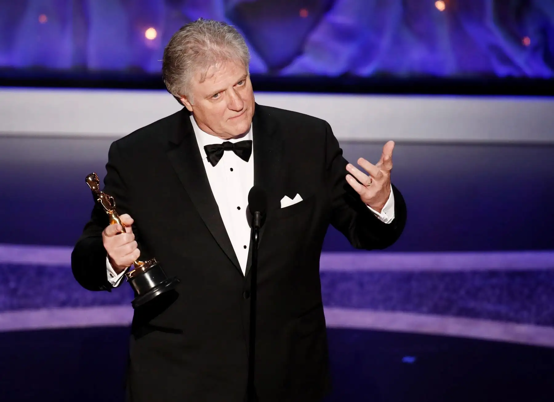 Donald Sylvester acepta el Oscar por Logro en Edición de Sonido para 