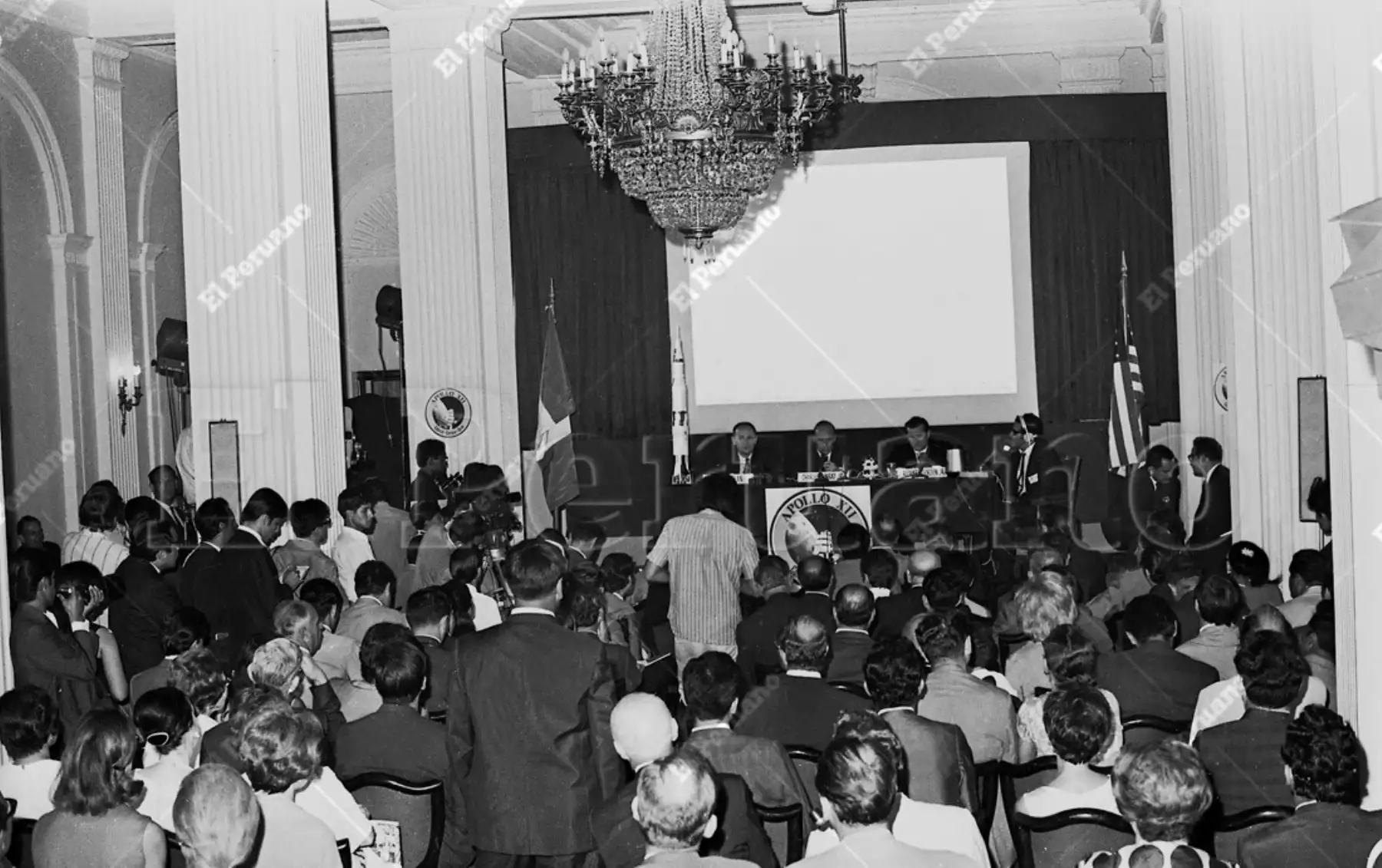 Lima - 17 febrero 1970 / Los astronautas del Apolo XII: Alan Bean, Chales Conrad y Richard Gordon ofrecieron una concurrida conferencia de prensa en el Hotel Bolívar. Los llamados héroes de la Luna realizan una visita de amistad y buena voluntad.