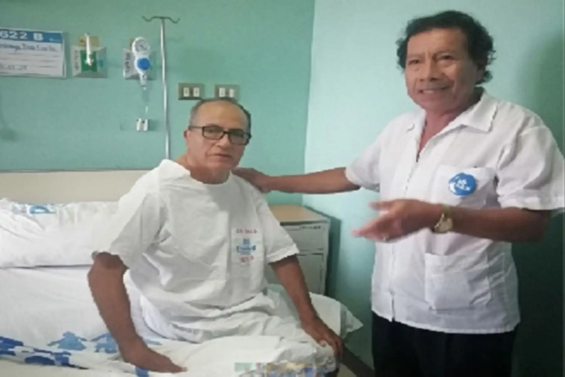 La exitosa operación se le practicó al exfutbolista Carlos Urrunaga Díaz, a quien se le detectó un carcinoma en el riñón derecho, el cual complicó su salud e impedía que pueda realizar una vida normal.