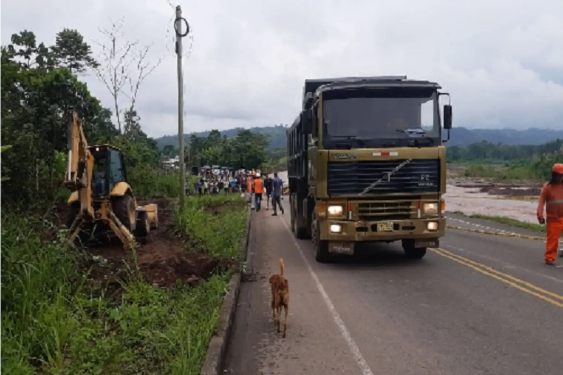 Hasta el momento se ha habilitado una ruta alterna que permitirá la circulación de vehículos menores por un acceso del puente Tulumayo ubicado en el kilómetro 475 de la mencionada carretera, y que llega hasta el kilómetro 51 de la vía Tingo María-Dv. Tingo María-Tocache.