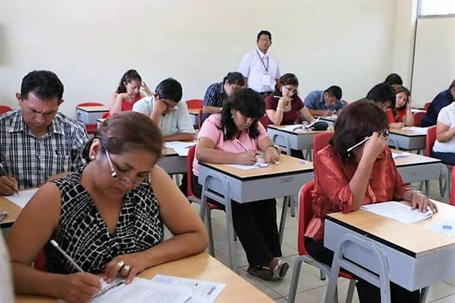 Un total de 4,012 son los postulantes inscritos en la región Tacna para rendir, el próximo 13 de noviembre, la Prueba Única Nacional convocada por el Ministerio de Educación para el Concurso Público de Ingreso a la Carrera Pública Magisterial 2021. Foto: ANDINA/difusión.