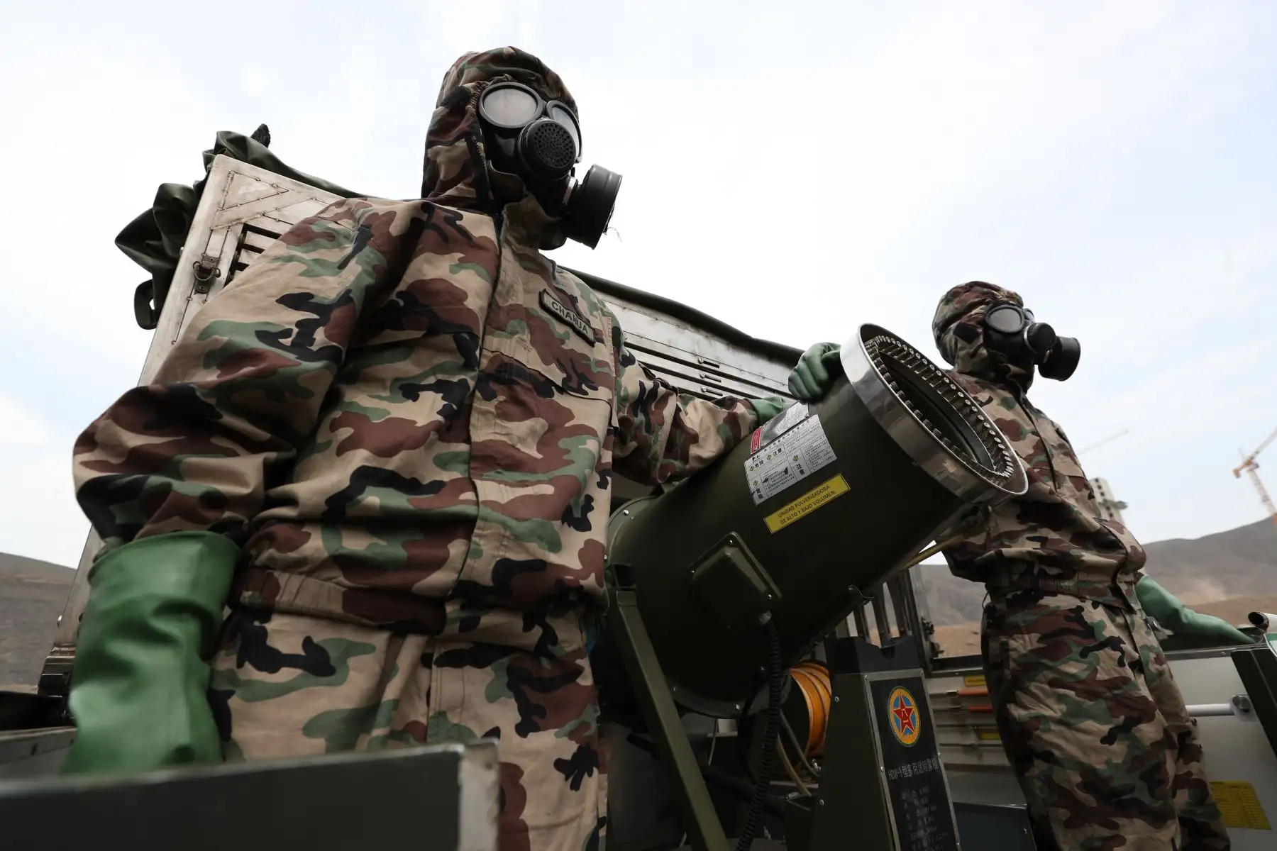 Nuestro Ejército preparado para atender emergencias a nivel nacional. Así lo demostró la Brigada Multipropósito, con un exigente despliegue de personal y equipamiento, durante la visita del titular de la PCM, Vicente Zeballos al fuerte “General Div. Rafael Hoyos Rubio" en el Rímac. Foto: ANDINA/PCM