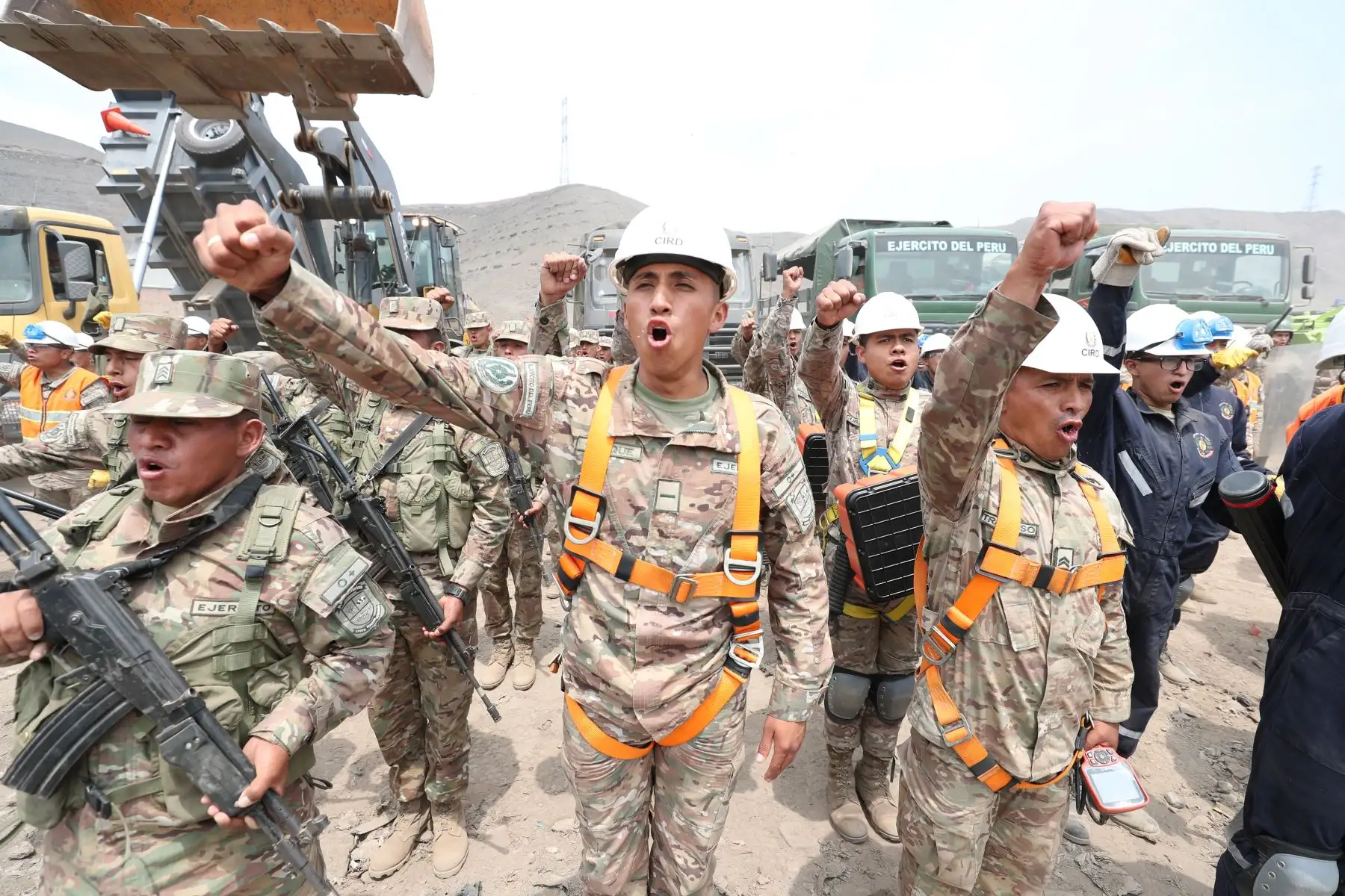 Nuestro Ejército preparado para atender emergencias a nivel nacional. Así lo demostró la Brigada Multipropósito, con un exigente despliegue de personal y equipamiento, durante la visita del titular de la PCM, Vicente Zeballos al fuerte “General Div. Rafael Hoyos Rubio" en el Rímac. Foto: ANDINA/PCM