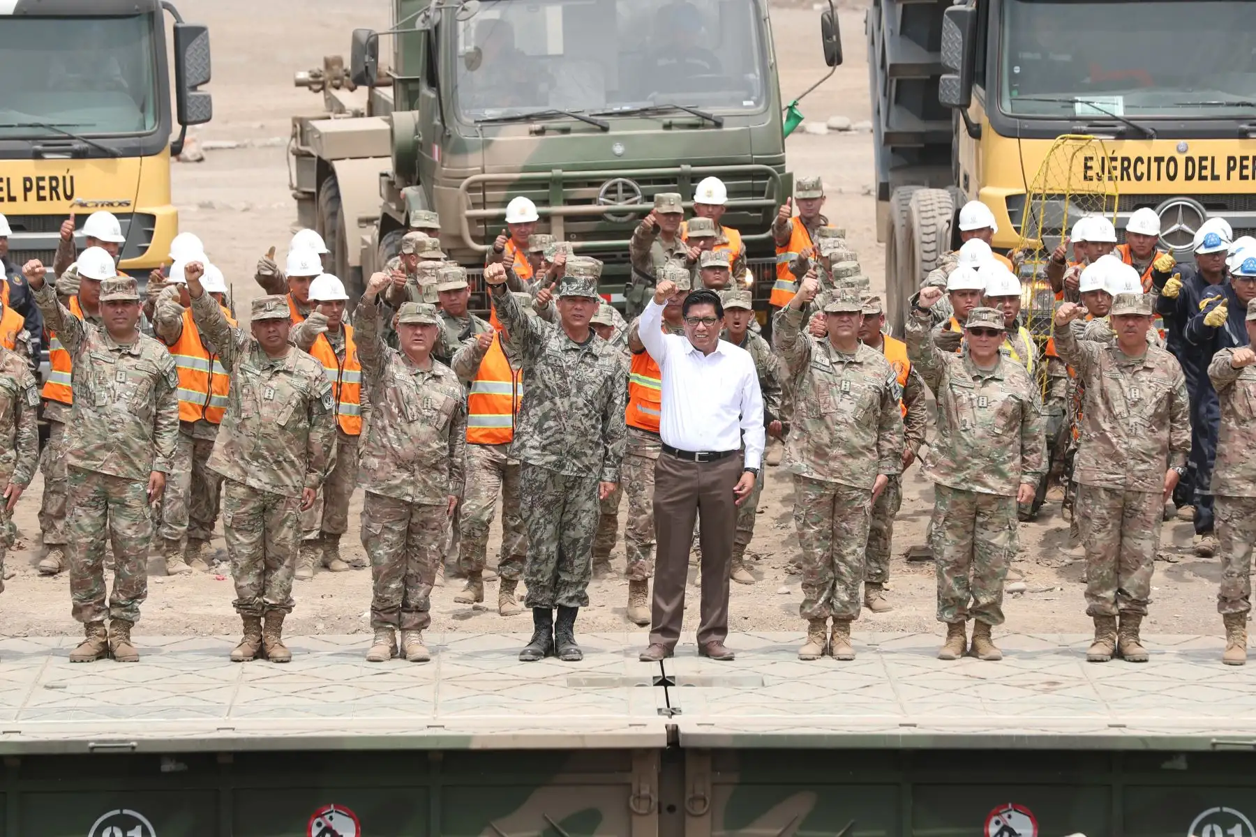 Nuestro Ejército preparado para atender emergencias a nivel nacional. Así lo demostró la Brigada Multipropósito, con un exigente despliegue de personal y equipamiento, durante la visita del titular de la PCM, Vicente Zeballos al fuerte “General Div. Rafael Hoyos Rubio" en el Rímac. Foto: ANDINA/PCM