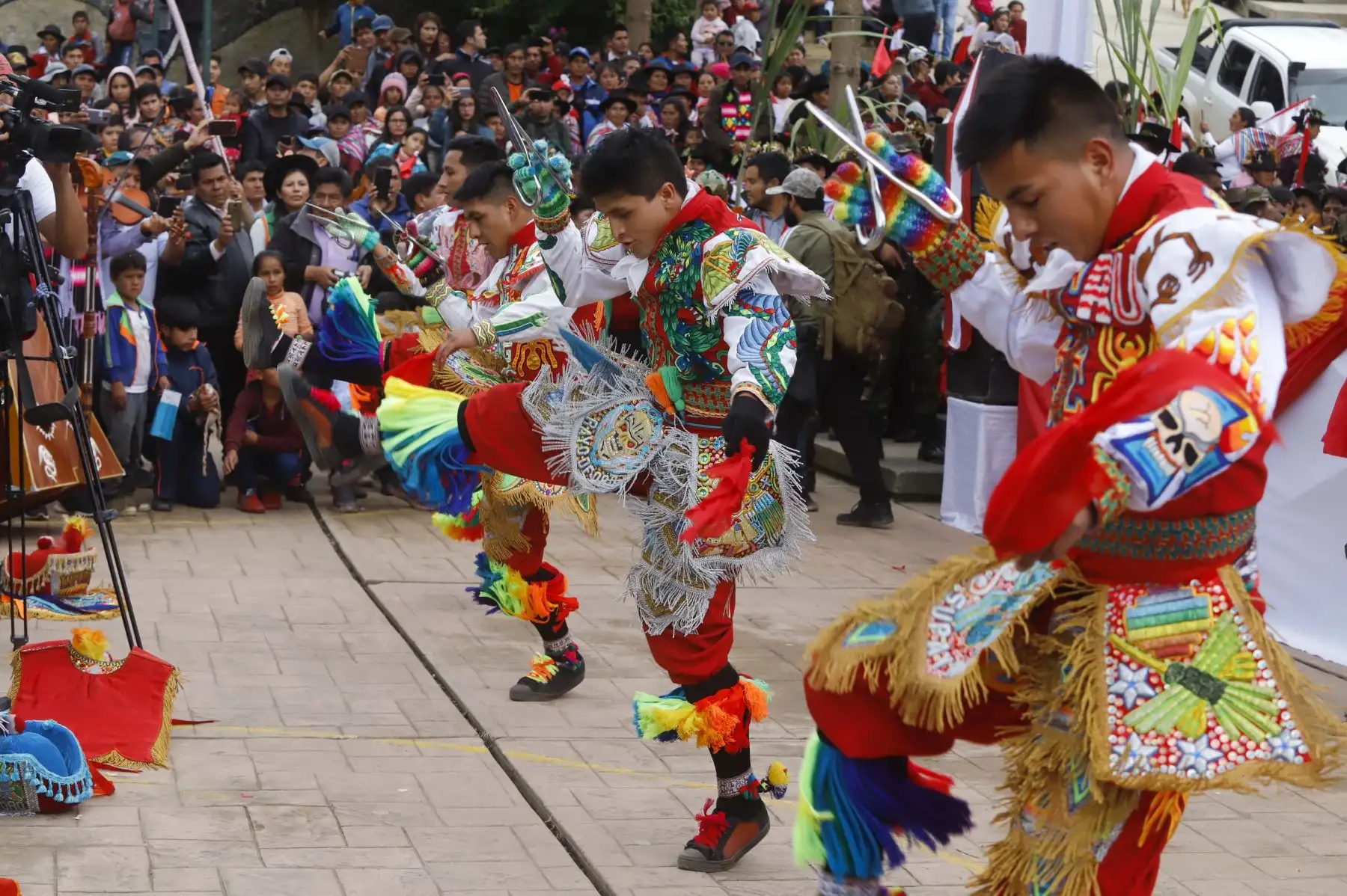 El presidente Martín Vizcarra realizó una supervisión de la obra de mejoramiento de la carretera Salcahuasi (Huancavelica), vía que permitirá unir a tres distritos de esta parte del país que se encuentran actualmente aislados y no tenían una conexión adecuada.Foto.ANDINA/ Prensa Presidencia