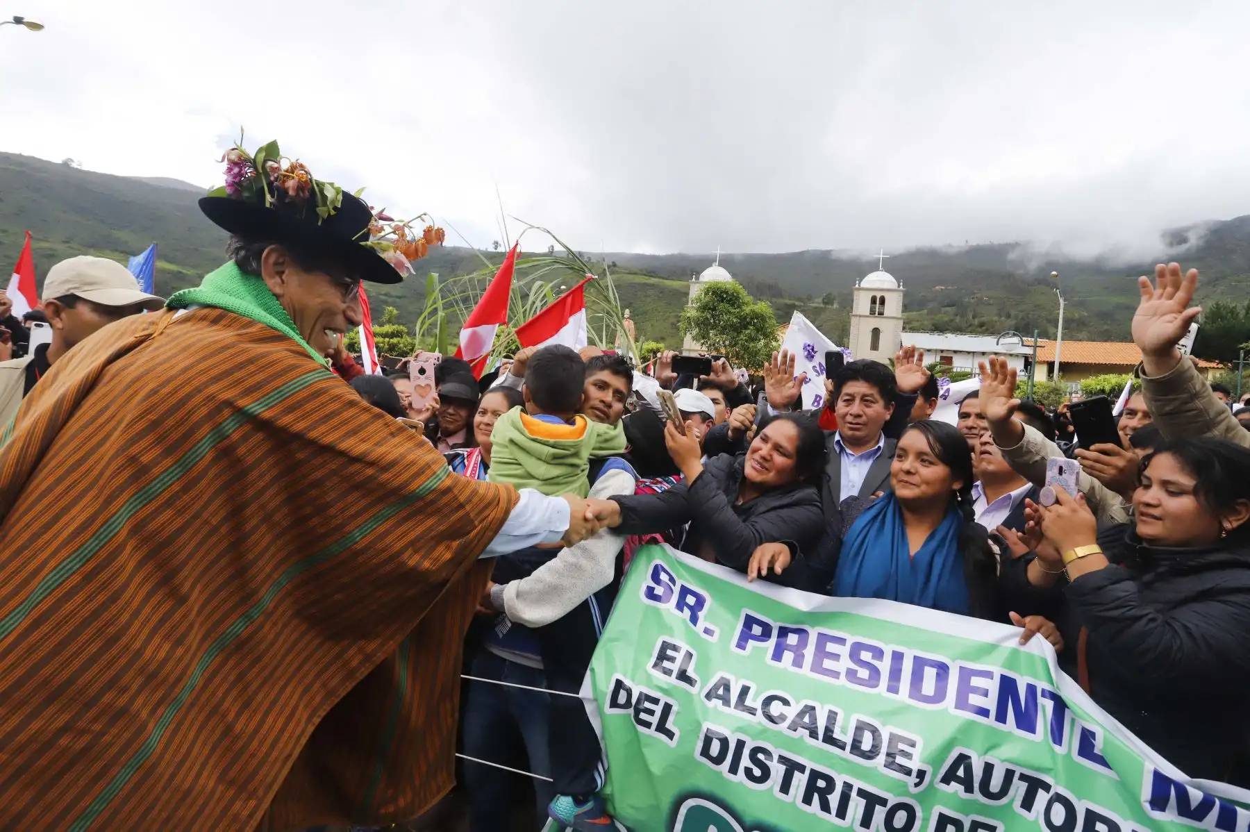 El presidente Martín Vizcarra realizó una supervisión de la obra de mejoramiento de la carretera Salcahuasi (Huancavelica), vía que permitirá unir a tres distritos de esta parte del país que se encuentran actualmente aislados y no tenían una conexión adecuada.Foto.ANDINA/ Prensa Presidencia