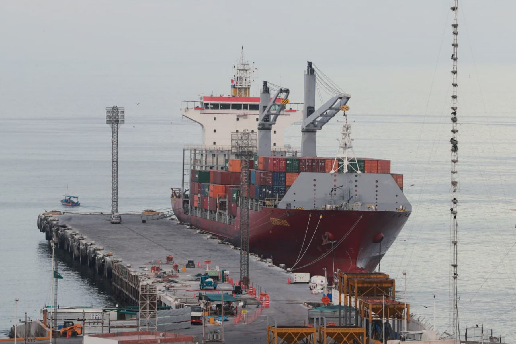 Con éxito se desarrolla cabotaje marítimo que une puertos de la costa.