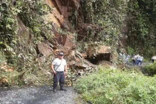 Deslizamientos bloquean la vía que une Cusco con el Parque Nacional del Manu, en Madre de Dios.