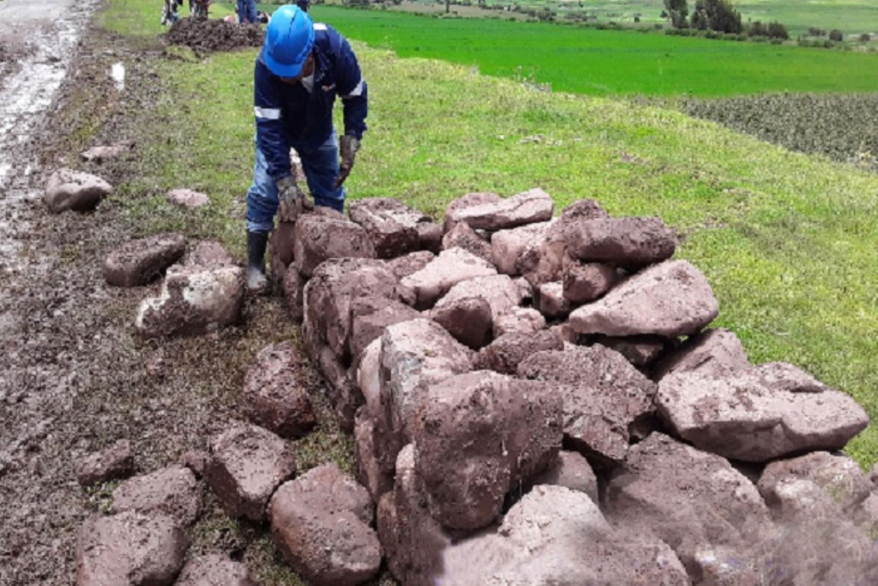 Cusco: profesionales del Ministerio de Cultura inician acciones para restablecer muro inca