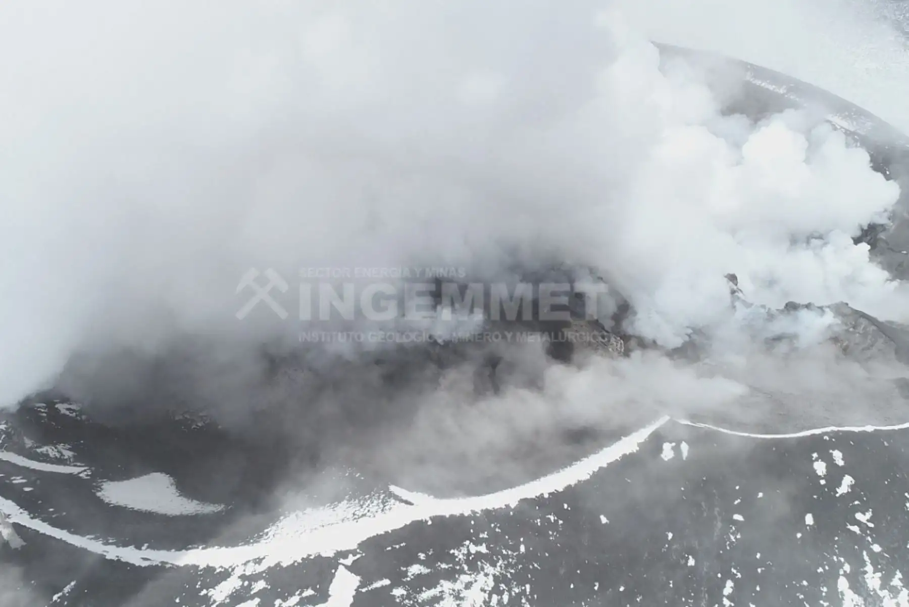 El Ingemmet efectuó sobrevuelo con dron el cráter del volcán Sabancaya, ubicado en la región Arequipa.