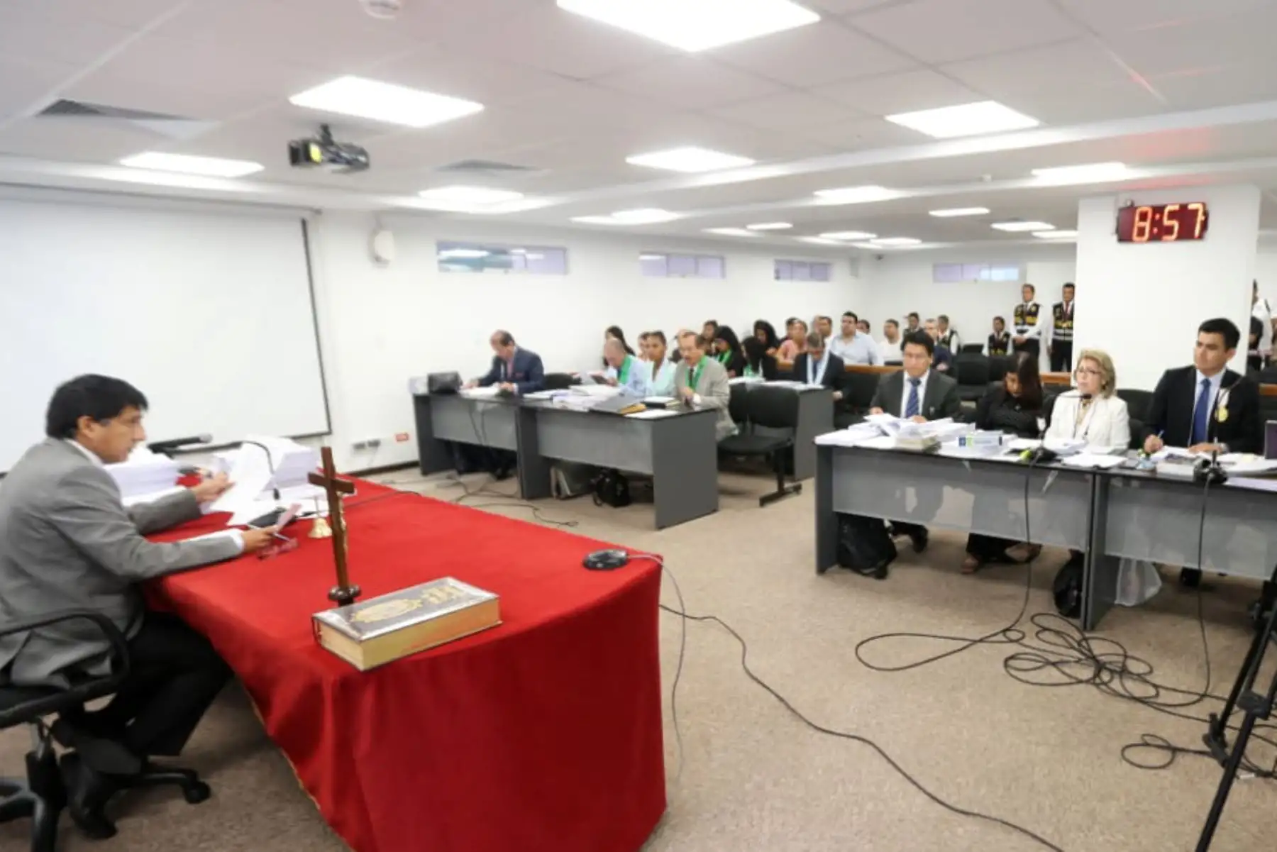 El Juez Concepción Carhuancho preside la audiencia de pedido de prisión preventiva contra el  exalcalde del Callao Juan Sotomayor y el excongresista Víctor Albrecht. Foto: ANDINA/Difusión