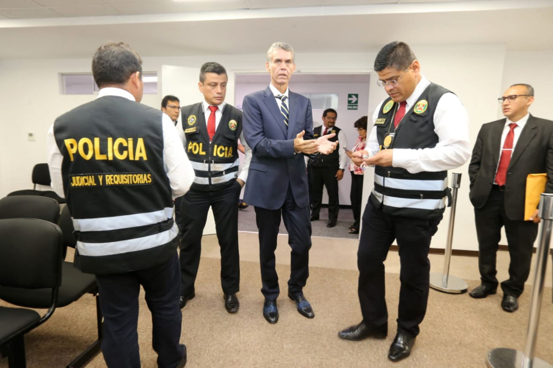 Excongresista Víctor Albretch figura entre los detenidos durante operativo anticorrupción que ejecuta el Ministerio Público en Ayacucho y Lima. ANDINA/Archivo