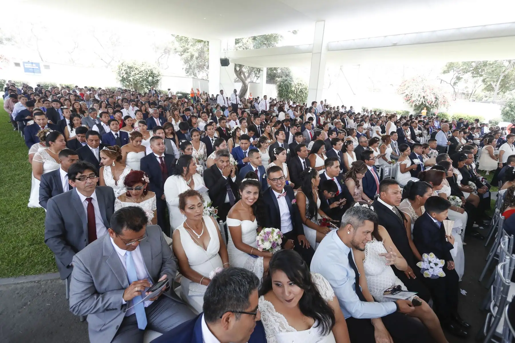 En el Día del Amor y la Amistad, ciento nueve parejas se dieron el sí ante la Ley en el primer matrimonio civil comunitario del año que organizó la Municipalidad de Lima. Foto: ANDINA/Renato Pajuelo