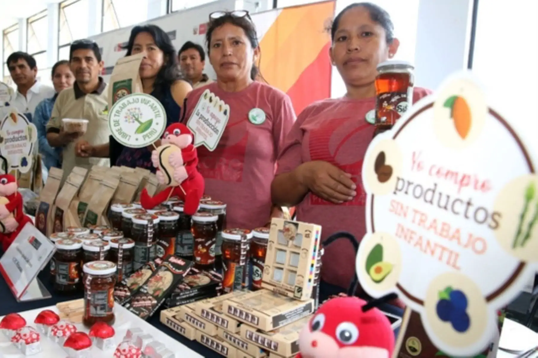 MTPE entrega Sello Libre de Trabajo Infantil a 7 personas jurídicas de Pasco y Junín