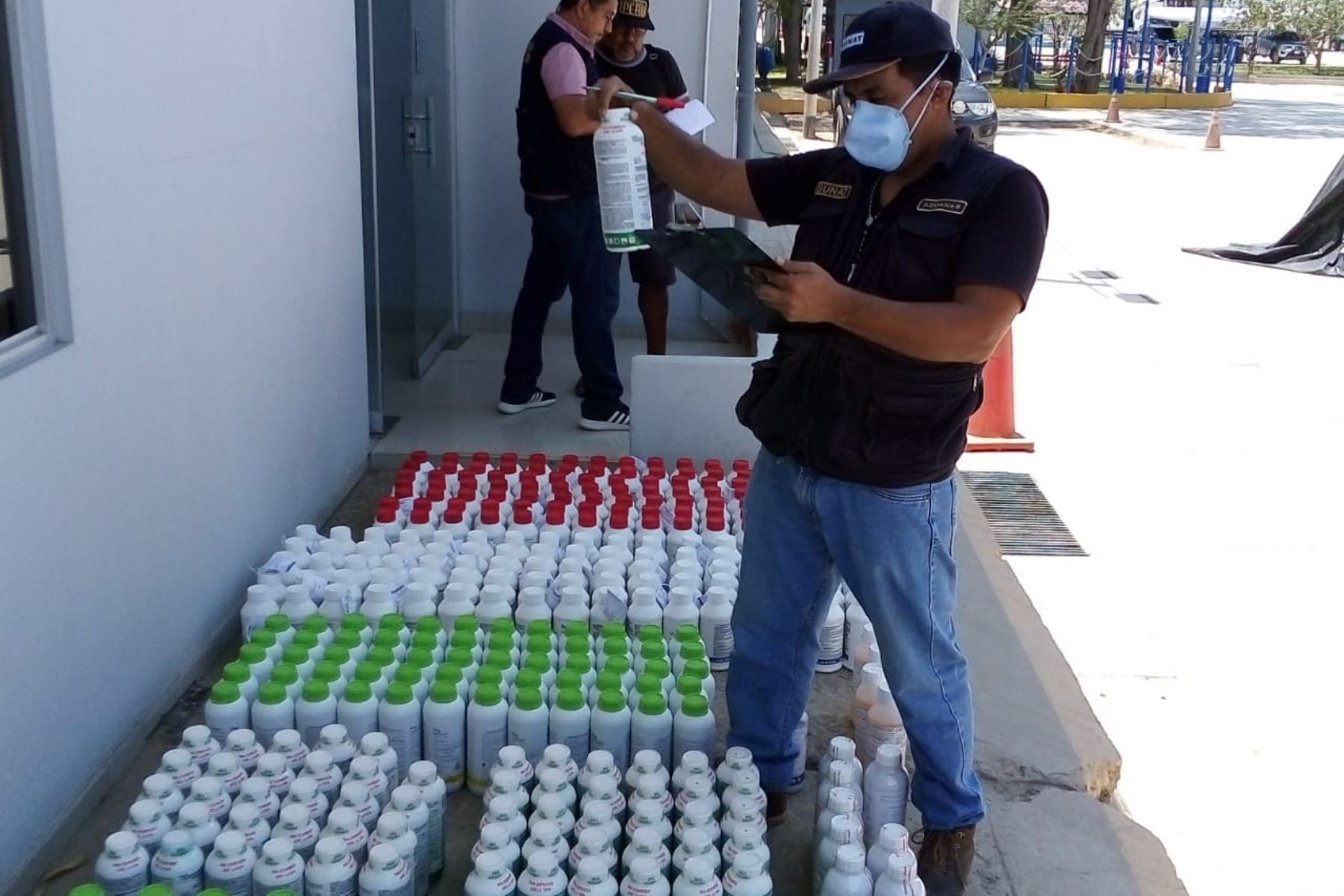 Fiscalía de Catacaos, en Piura, interviene camión con productos de contrabando procedente de Ecuador. ANDINA/Difusión