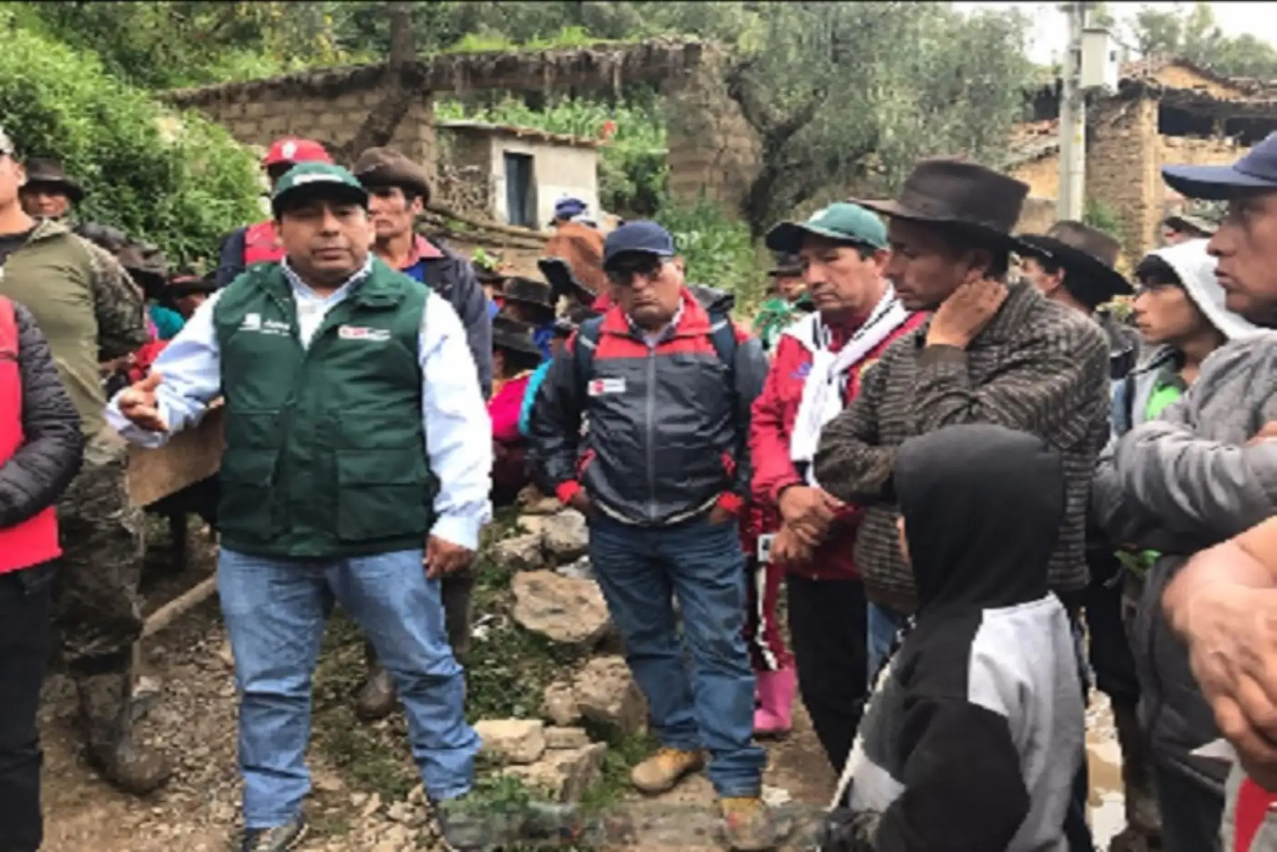 El Gobierno Regional de Ayacucho con el apoyo del personal del Ejército del Perú apoyará con las labores de limpieza y descolmatación.