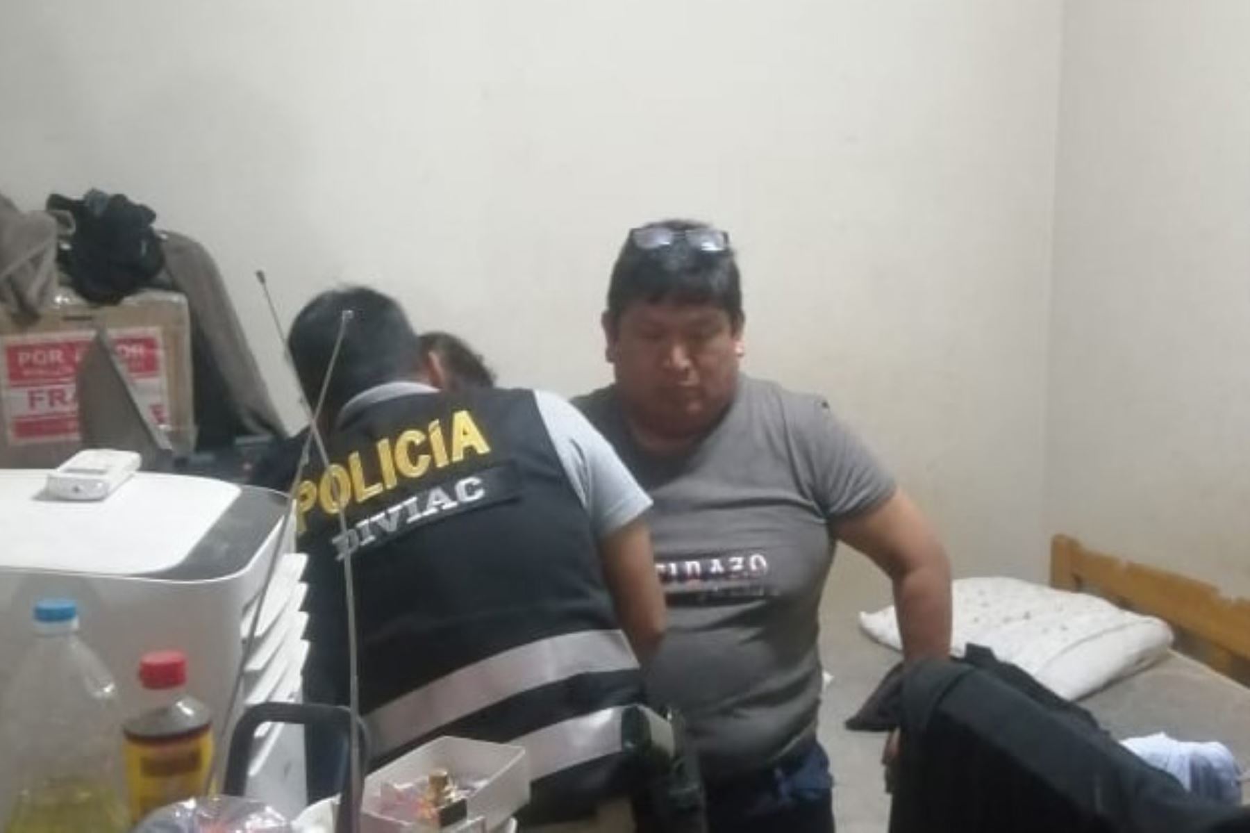 Detienen a fiscal superior de Ucayali, Luis Alberto Jara Ramírez, acusado de liderar organización criminal dentro del Ministerio Público de Ucayali.