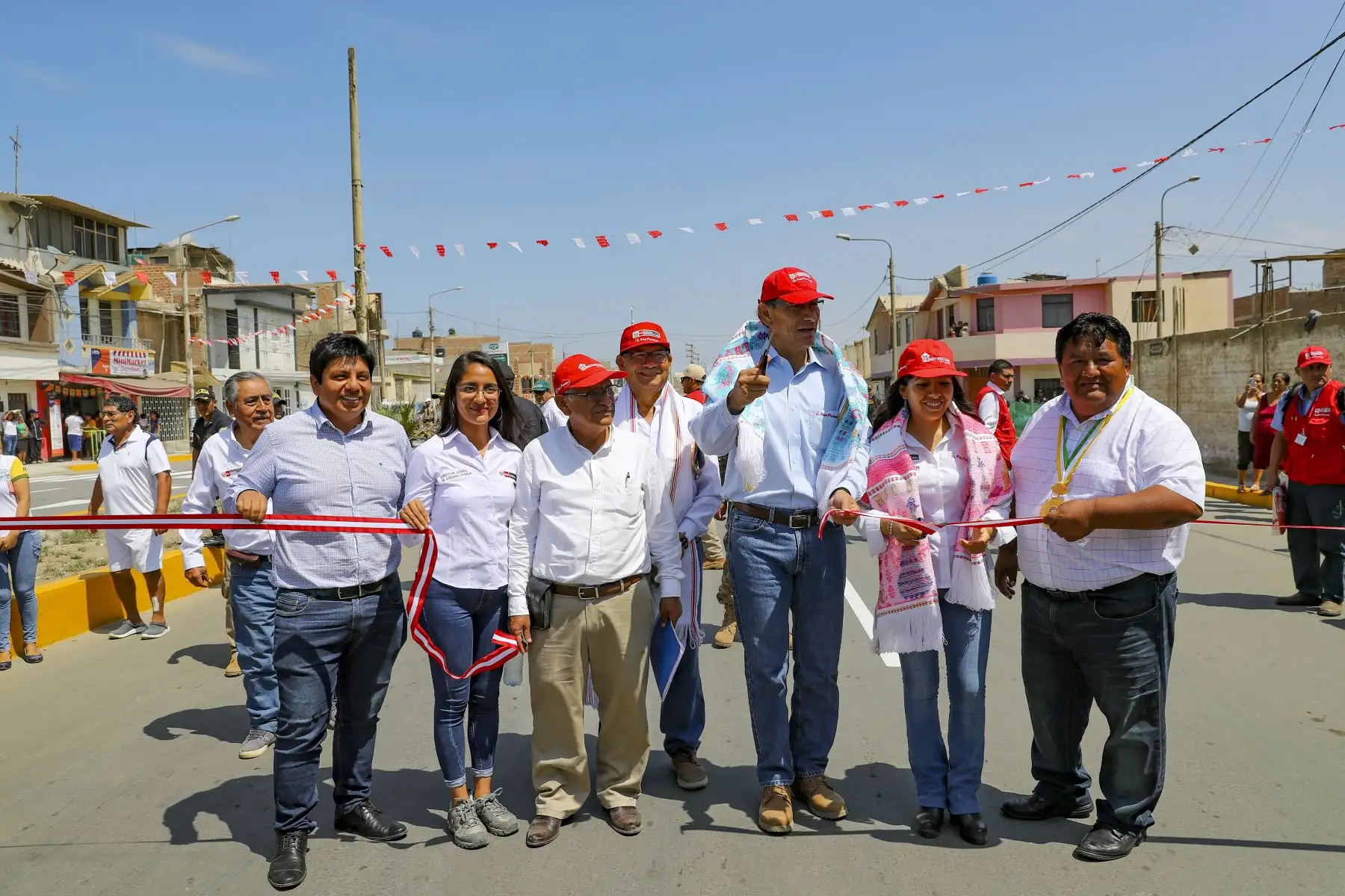 Presidente Martín Vizcarra supervisó la entrega de obras de rehabilitación de las calles del distrito de Santa Rosa de Chiclayo.Foto:ANDINA/ Prensa Presidencia