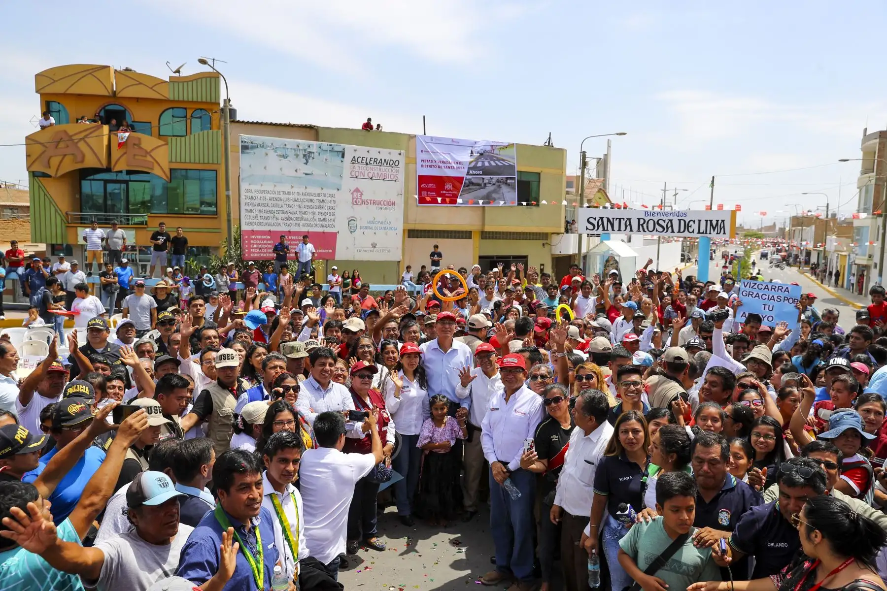Presidente Martín Vizcarra supervisó la entrega de obras de rehabilitación de las calles del distrito de Santa Rosa de Chiclayo. Foto:ANDINA/ Prensa Presidencia