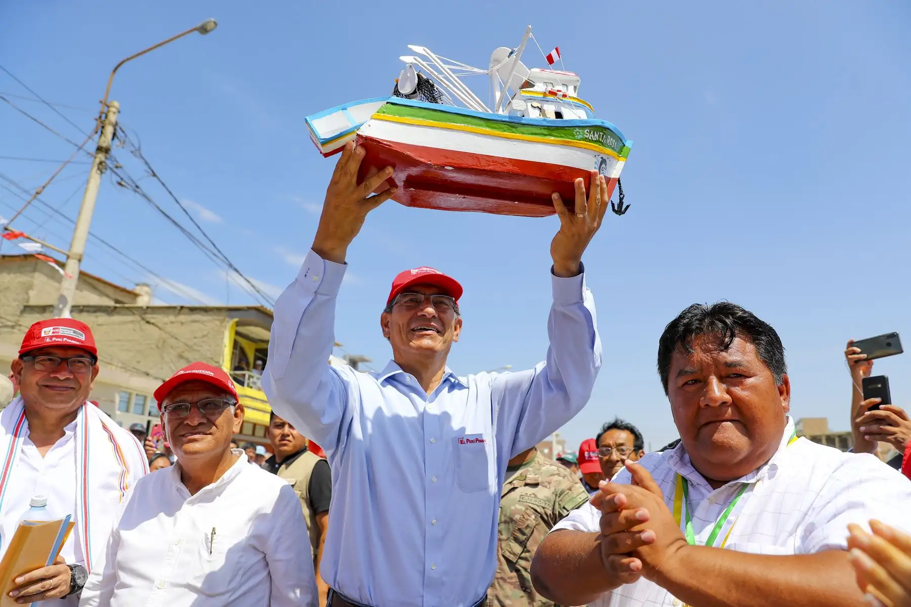 Presidente Martín Vizcarra supervisó la entrega de obras de rehabilitación de las calles del distrito de Santa Rosa de Chiclayo. Foto:ANDINA/ Prensa Presidencia