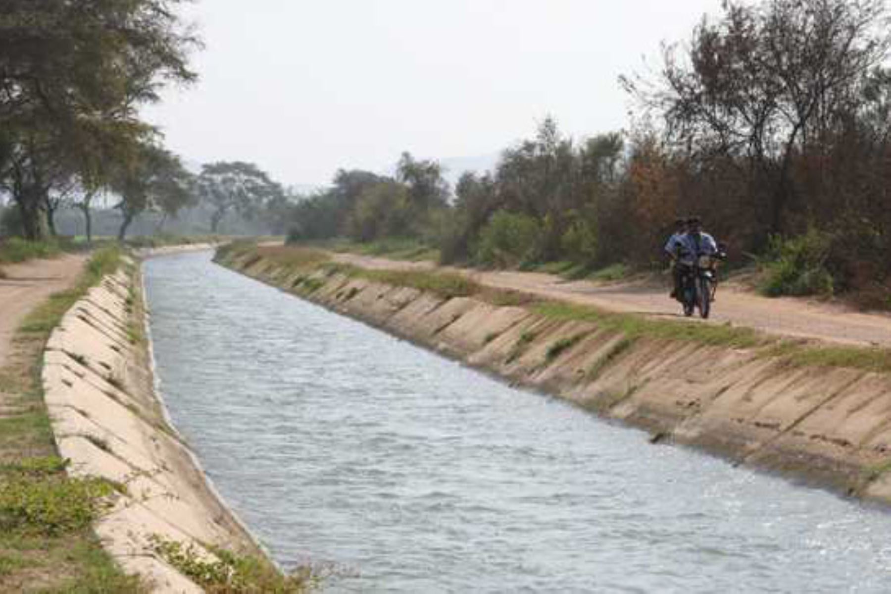 El remozado canal de Mochumí beneficiará a 4,935 pequeños y medianos agricultores de la provincia y región Lambayeque.