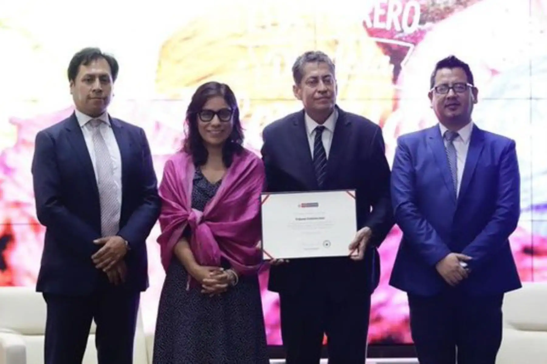 La viceministra de Interculturalidad, Angela Acevedo, encabezó ceremonia de reconocimiento en la sede central del Ministerio de Cultura.