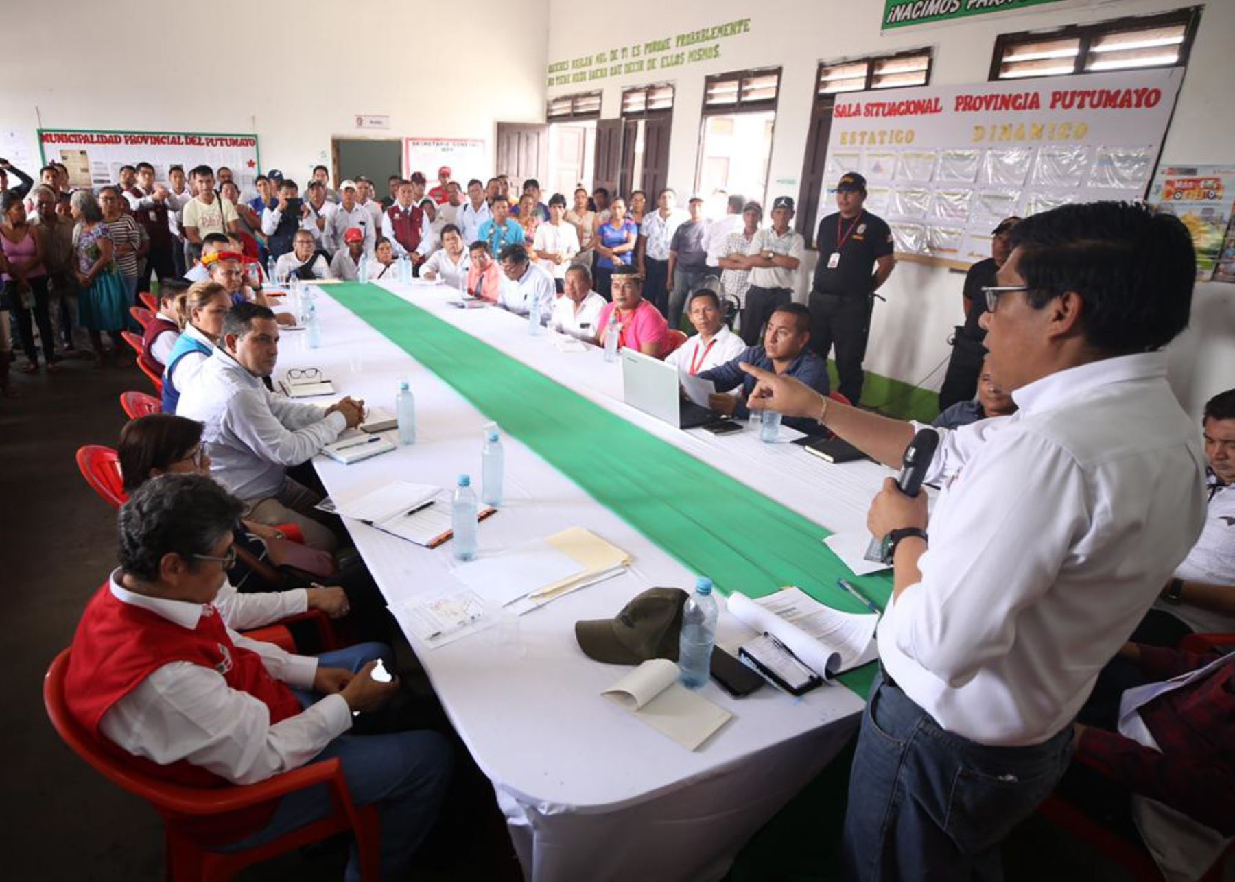 Jefe del Gabinete Ministerial, Vicente Zeballos, en reunión con autoridades de la provincia de Putumayo, en la región Loreto.