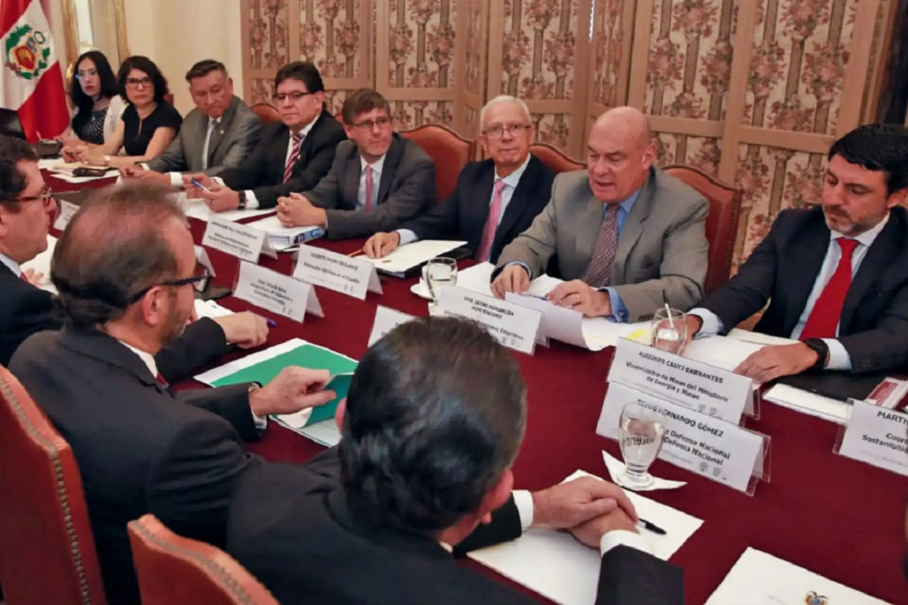 Reunión de autoridades de Perú y Ecuador en Quito, para abordar lucha contra la minería ilegal. Foto: Cortesía.