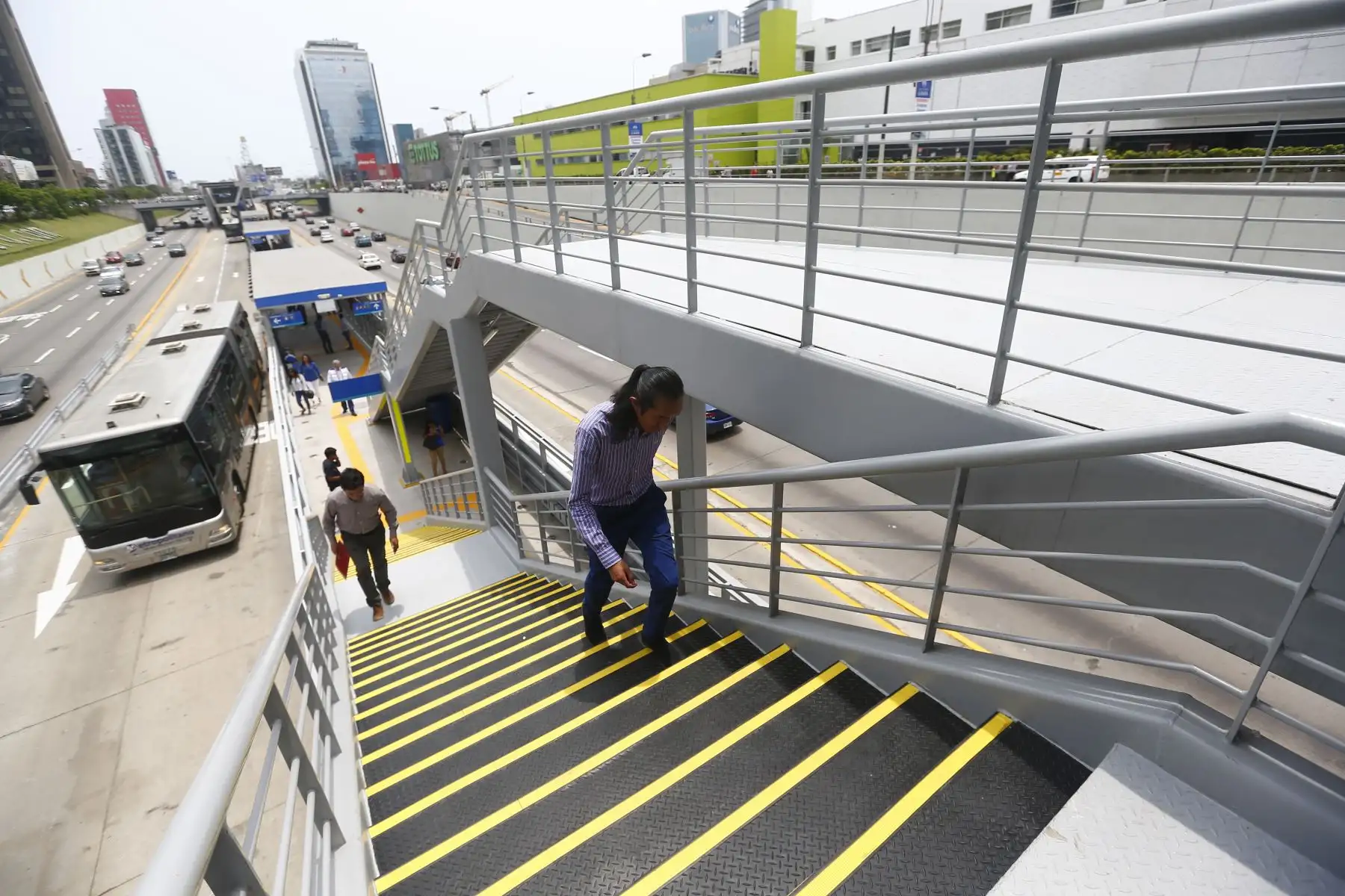 El alcalde Jorge Muñoz inaugura la nueva estación Andrés Reyes del Metropolitano, que beneficiará a 26 mil usuarios que utilizan a diario el servicio.
Foto: ANDINA/Jhonel Rodríguez