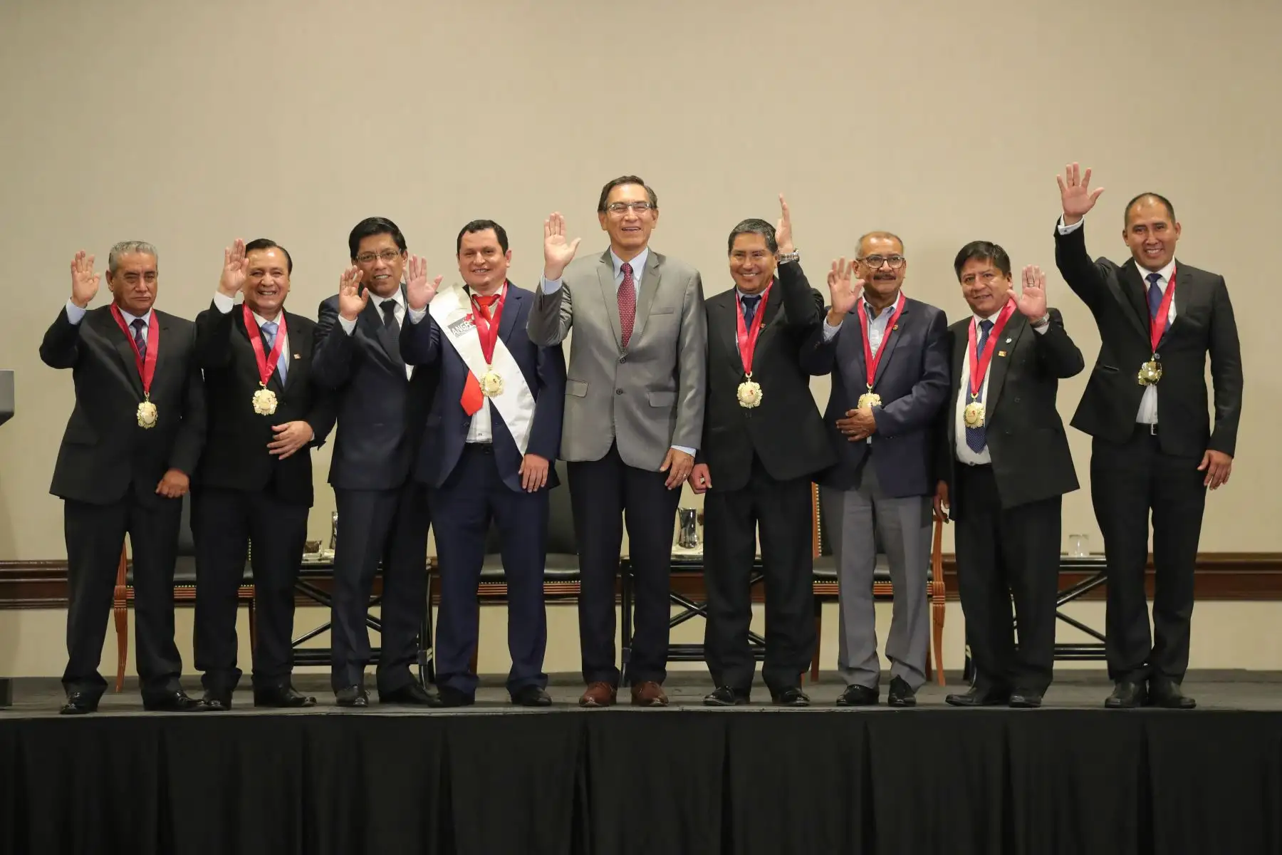 El mandatario Martín Vizcarra, participa en la juramentación del Presidente y del nuevo Consejo Directivo de la Asamblea Nacional de Gobiernos Regionales- ANGR 2020.
Foto: ANDINA/Prensa Presidencia