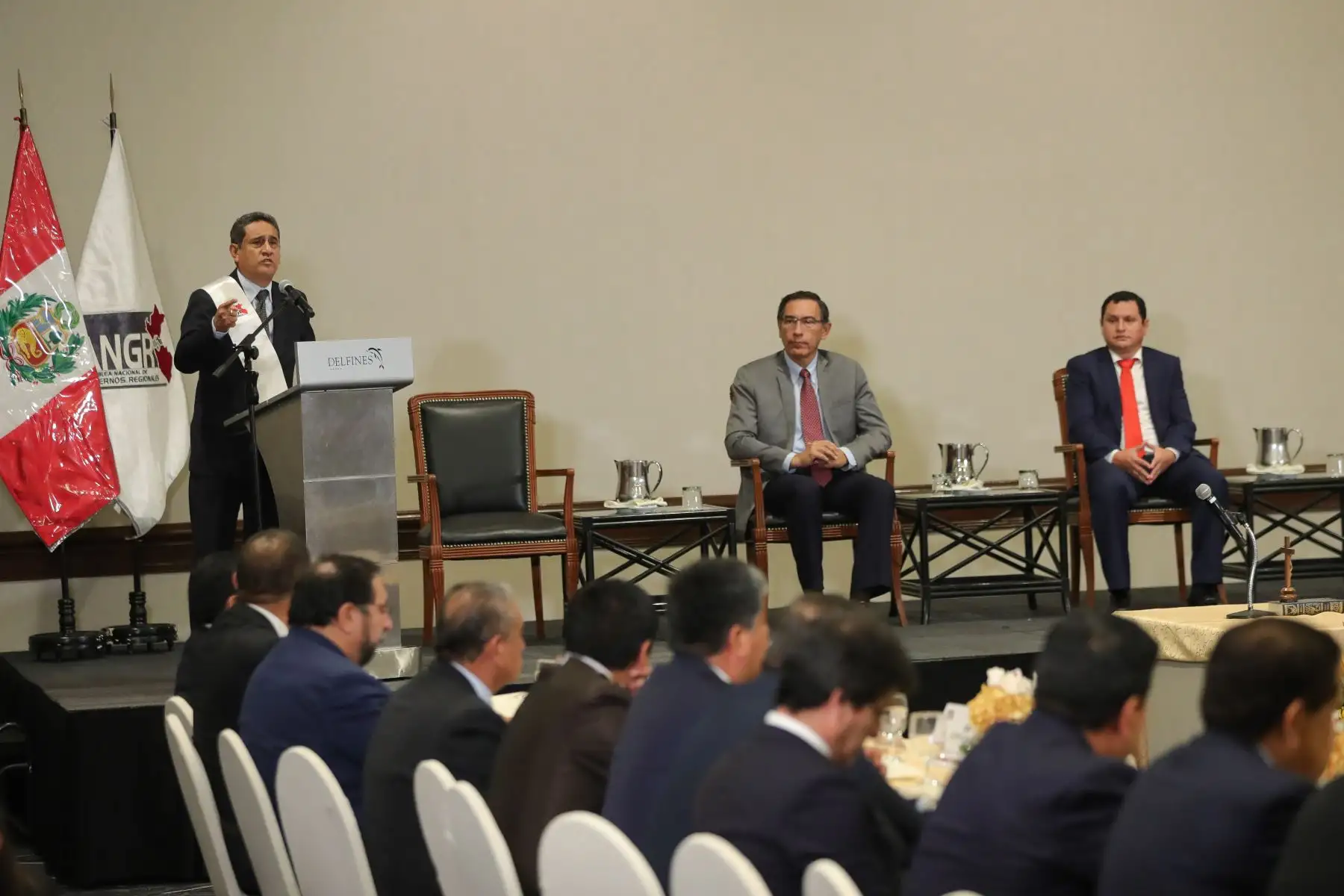 El mandatario Martín Vizcarra, participa en la juramentación del Presidente y del nuevo Consejo Directivo de la Asamblea Nacional de Gobiernos Regionales- ANGR 2020.
Foto: ANDINA/Prensa Presidencia