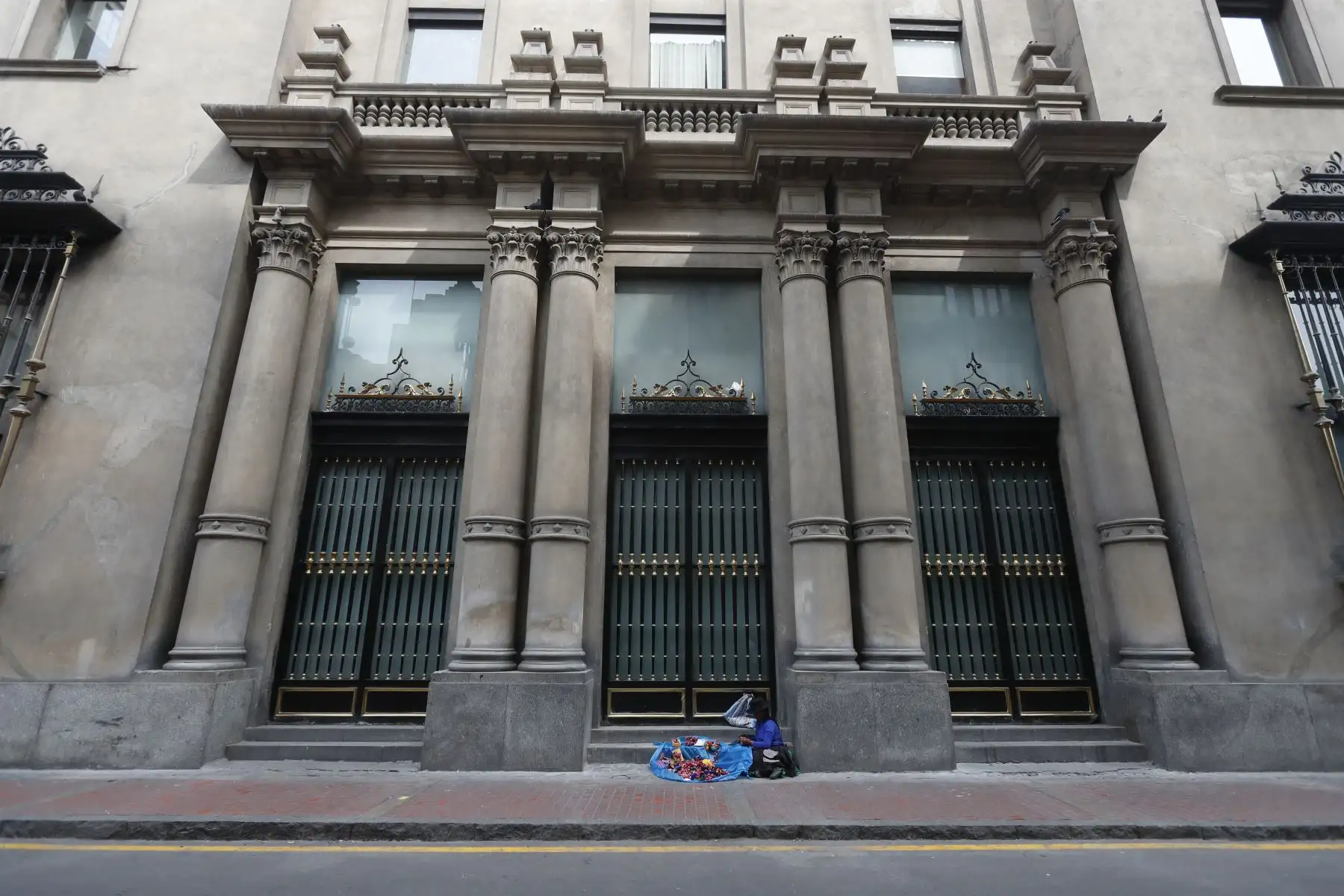 Jirón Carabaya. En 2006, la empresa Arte Express, comenzó a comprar edificios en el Centro de Lima para ponerlos en valor y alquilarlos. Foto: ANDINA/Renato Pajuelo