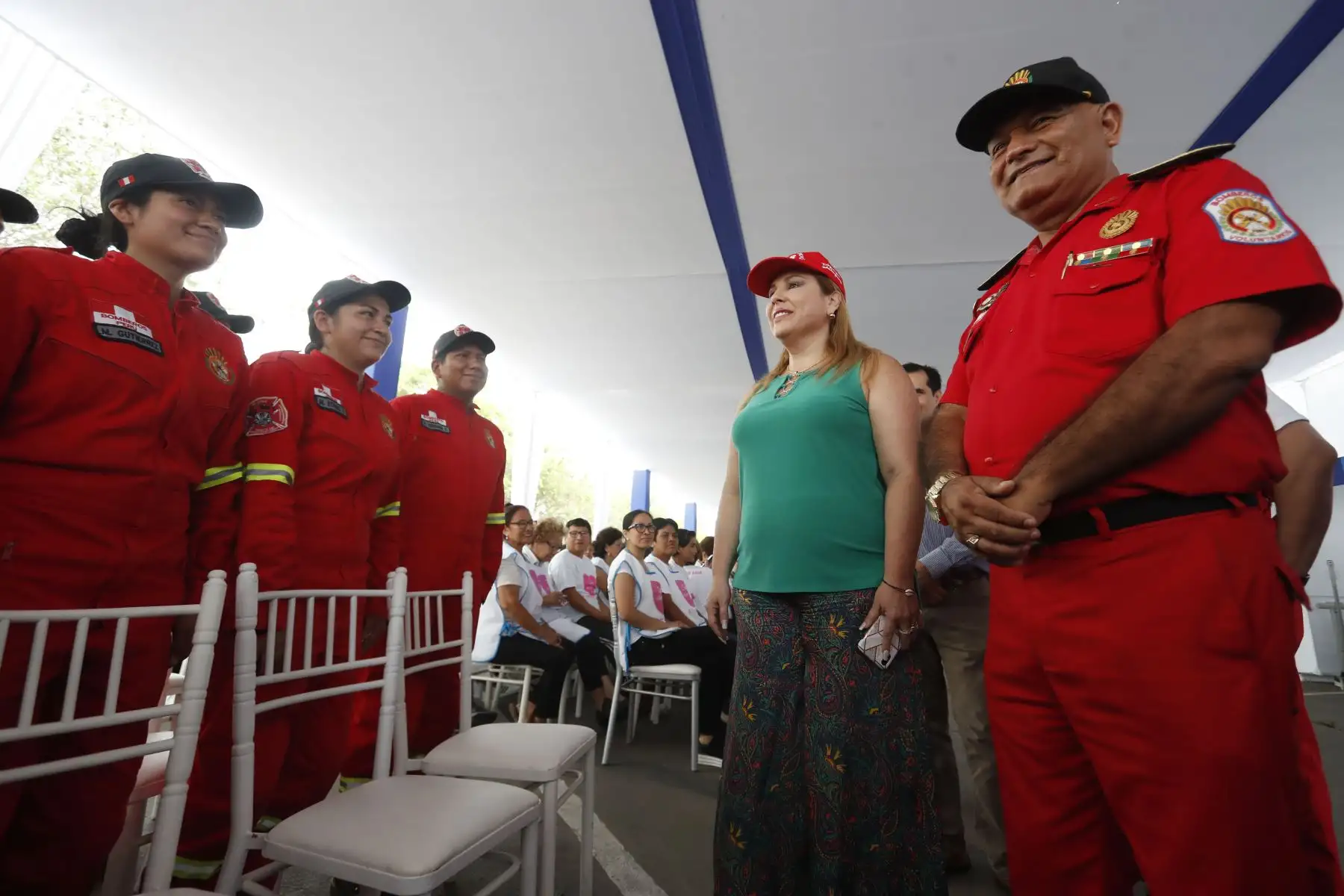 La presidenta de EsSalud, Fiorella Molinelli, firmó un convenio con la Cuerpo General de Bomberos Voluntarios del Perú, con la finalidad de brindar servicios de salud gratuito a sus más de 18 mil miembros a nivel nacional y sus familiares.
Foto: ANDINA/ Renato Pajuelo