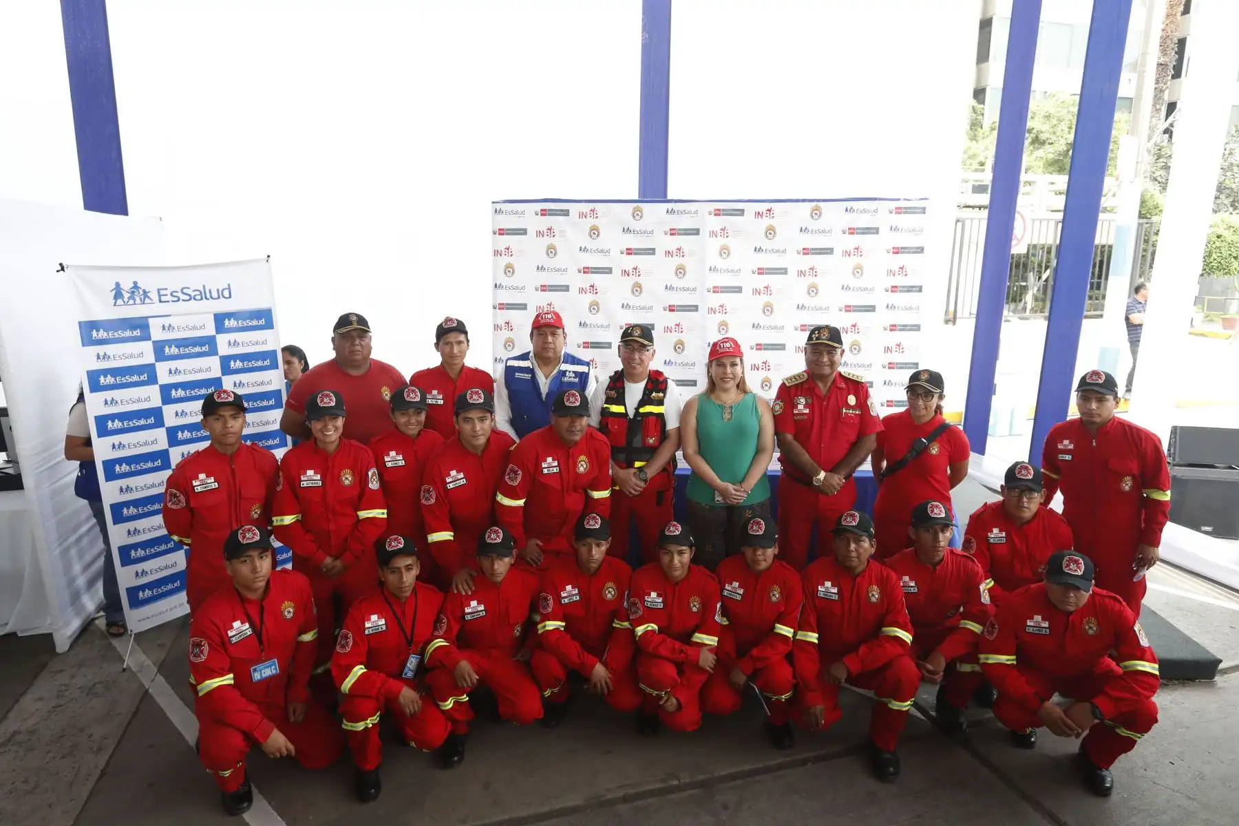 La presidenta de EsSalud, Fiorella Molinelli, firmó un convenio con la Cuerpo General de Bomberos Voluntarios del Perú, con la finalidad de brindar servicios de salud gratuito a sus más de 18 mil miembros a nivel nacional y sus familiares.
Foto: ANDINA/ Renato Pajuelo