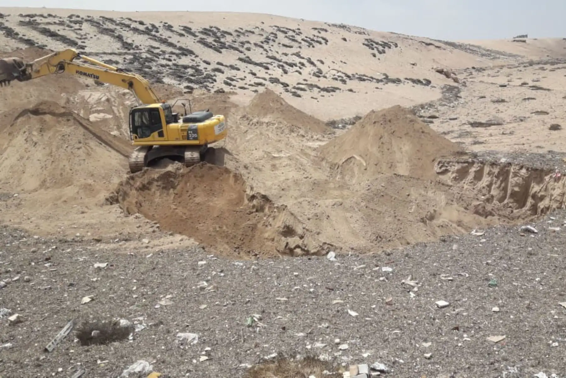Tras el huaico que afectó a varias localidades de la región Tacna, el Ministerio de Vivienda, Construcción y Saneamiento (MVCS) puso a disposición de las autoridades locales maquinaria pesada para ejecutar la limpieza de lodos y escombros de los distritos de Tacna, Alto del Alianza, Ciudad Nueva y Pocollay.