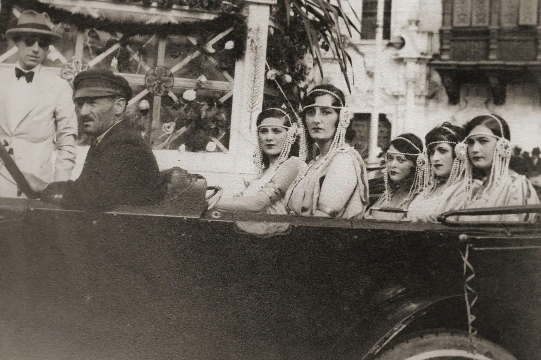 Históricas imágenes que muestran las calles de Lima, en celebraciones de carnavales, en el año 1928.
Foto: Biblioteca y archivo histórico Municipal de Lima
