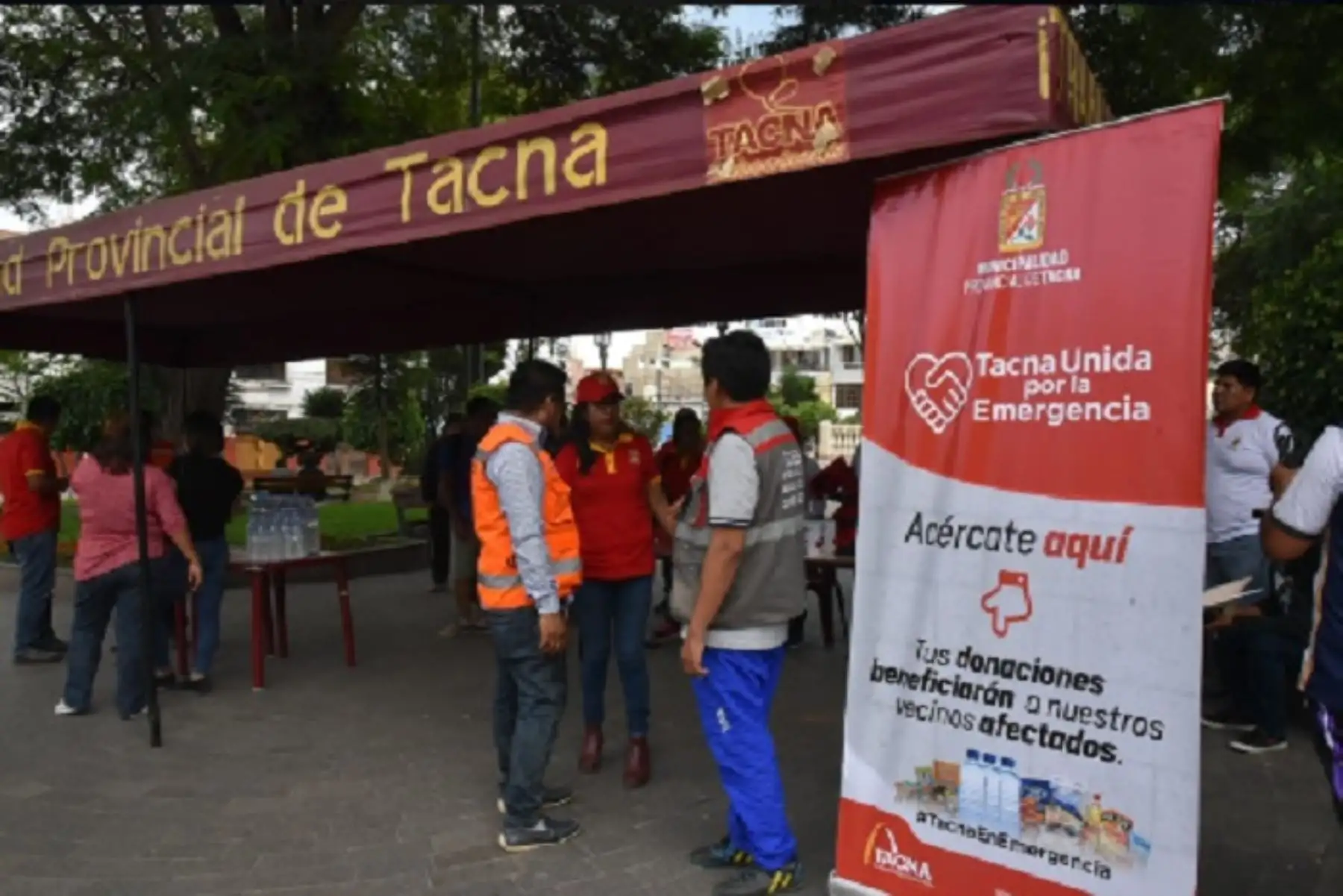El alcalde provincial, Julio Medina, junto al grupo Scouts del Perú filial Tacna, llevarán los donativos hacia el sector La Florida para ser entregados a las personas afectadas.