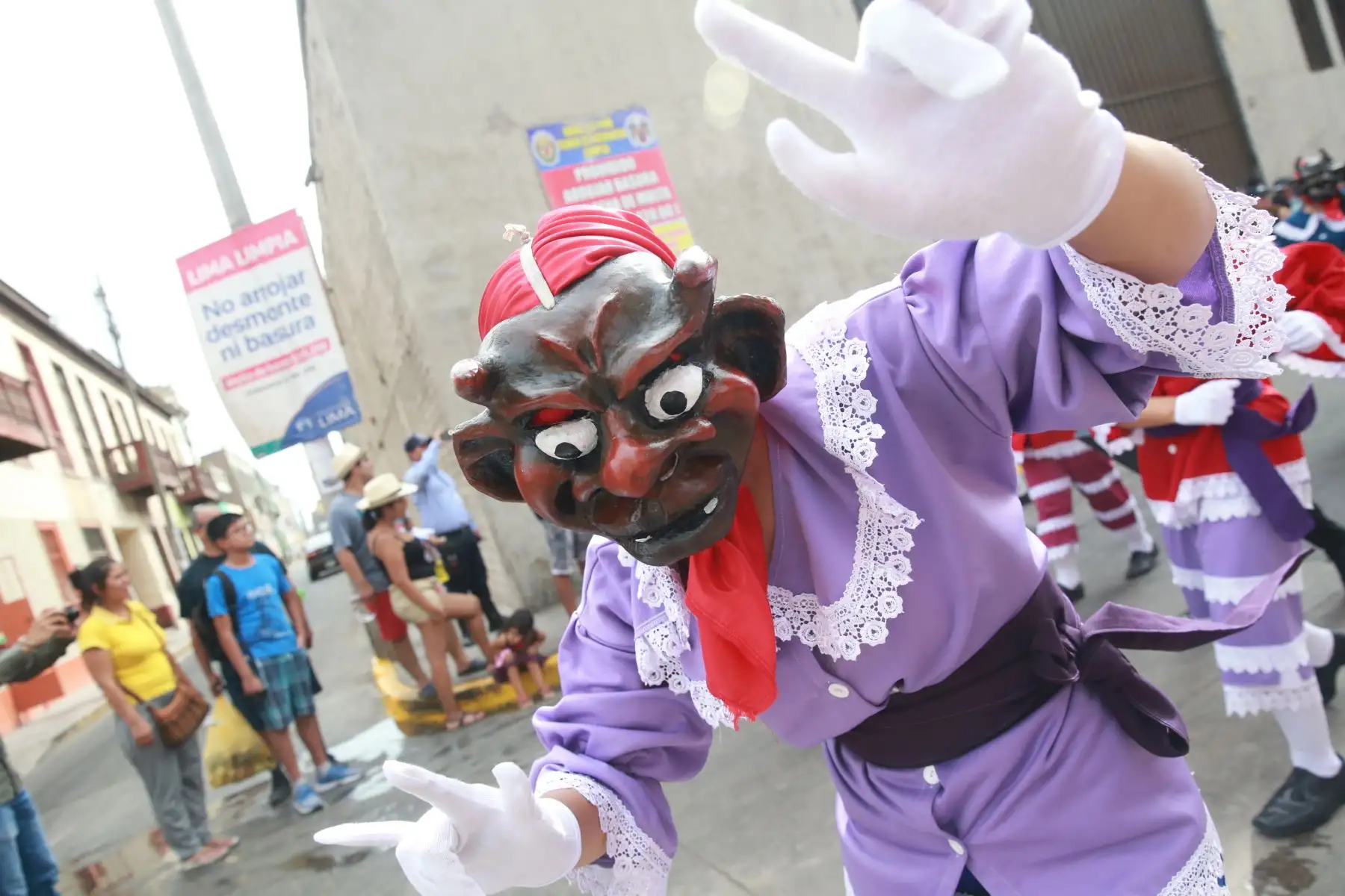 Tradicional Carnaval de los años 60 de Lima, fiesta llena de color, alegría y tradición; en busca de  recuperar y conmemorar una fecha emblemática en el Centro Histórico de la ciudad.Foto: ANDINA/Jhony Laurente
